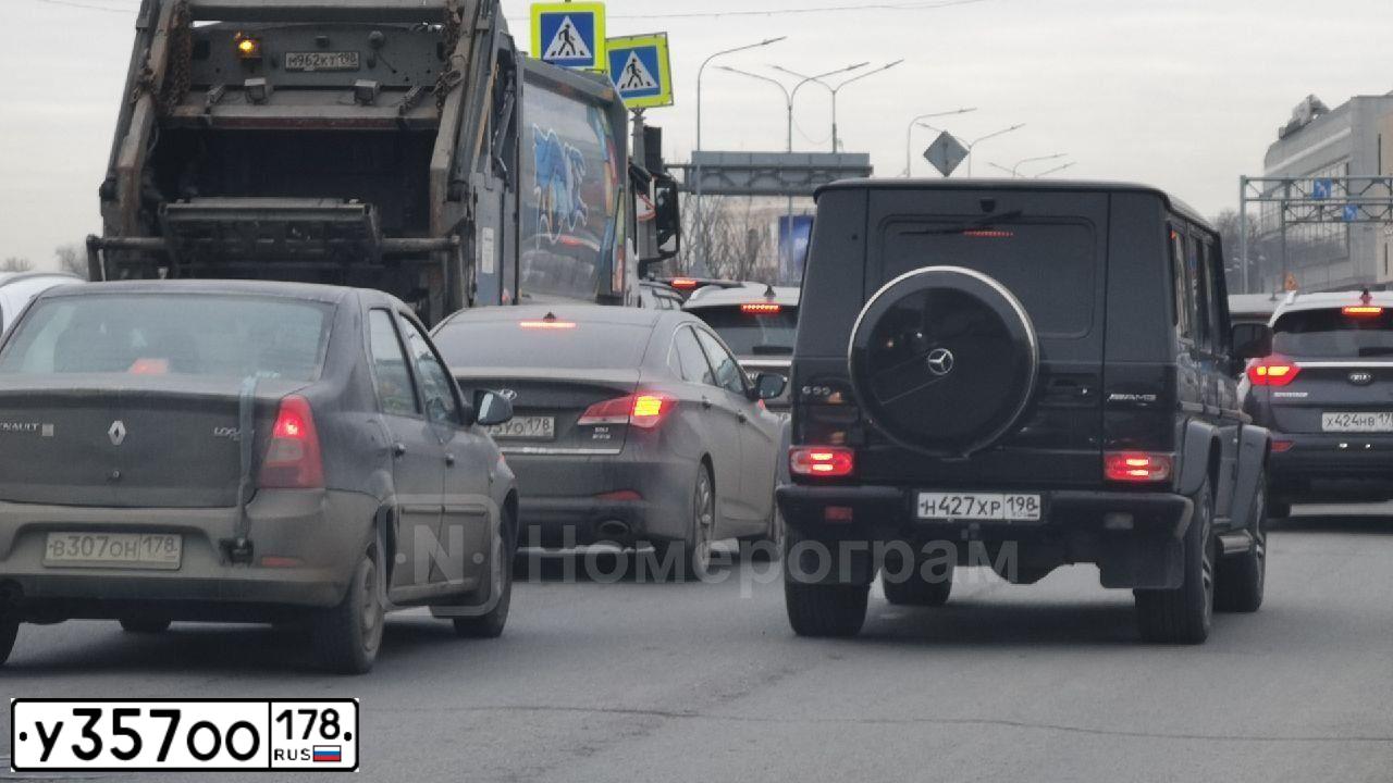 Фото автомобиля FORD KUGA, 2016 — госномер У357ОО178. Цвет: ЧЕРНЫЙ