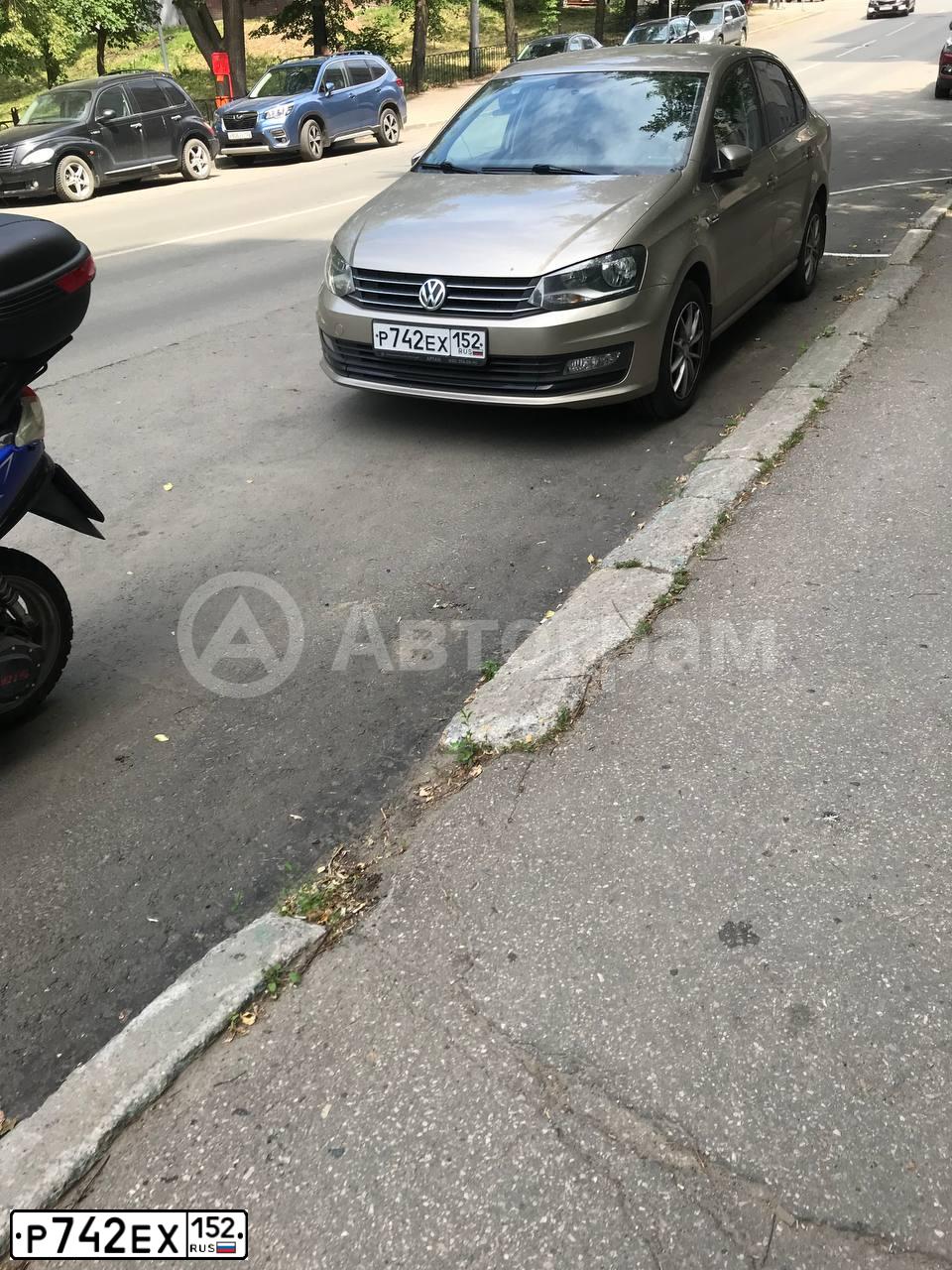 Фото автомобиля VOLKSWAGEN POLO, 2018 — госномер Р742ЕХ152