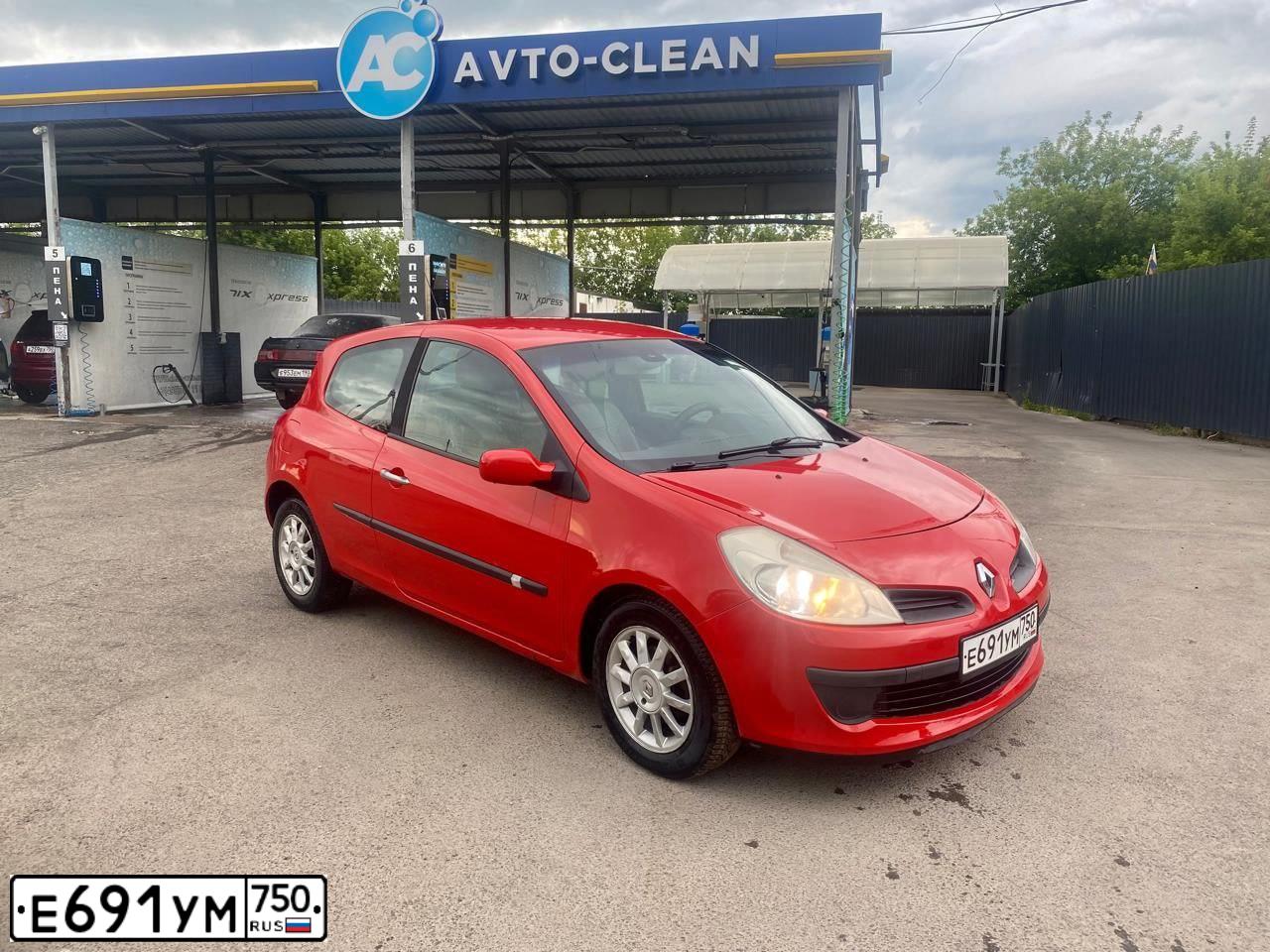 Фото автомобиля RENAULT КЛИО 3 СFD 16ВАС3, 2008 — госномер Р391КМ977. Цвет: Красный
