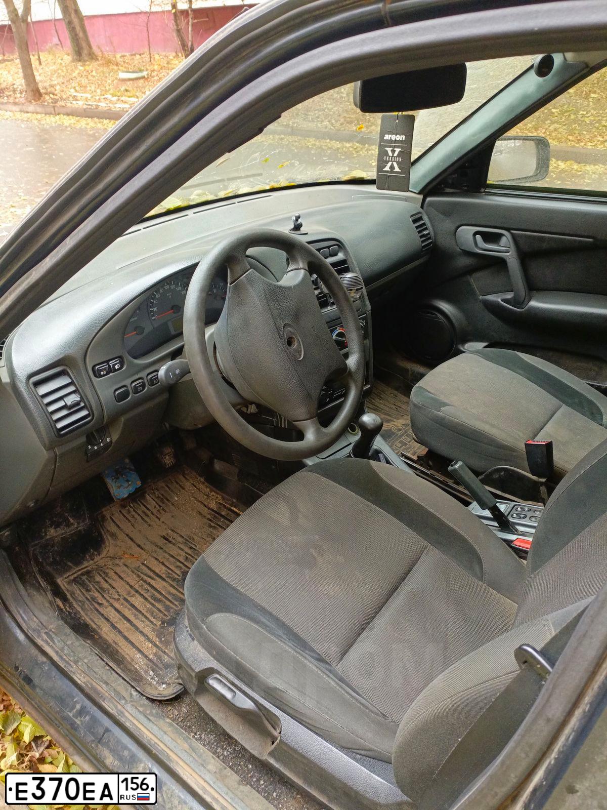 Фото автомобиля LADA 2110, 2006 — госномер Е370ЕА156. Цвет: ГРАФИТОВЫЙ МЕТАЛЛИК