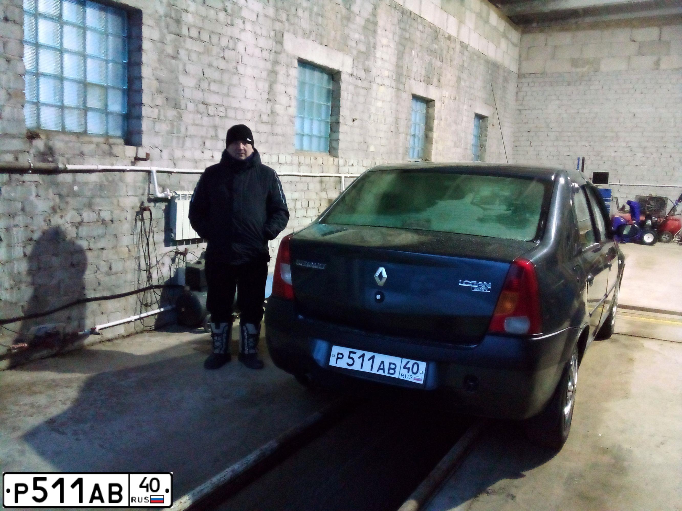 Фото автомобиля RENAULT LOGAN, 2008 — госномер Р511АВ40. Цвет: ТЕМНО-СЕРЫЙ