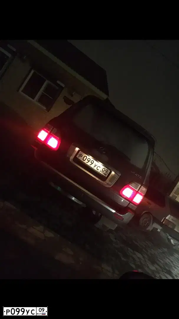 Фото автомобиля LADA 2170 PRIORA, 2007 — госномер Р099УС09. Цвет: ГРАФИТОВЫЙ МЕТ.