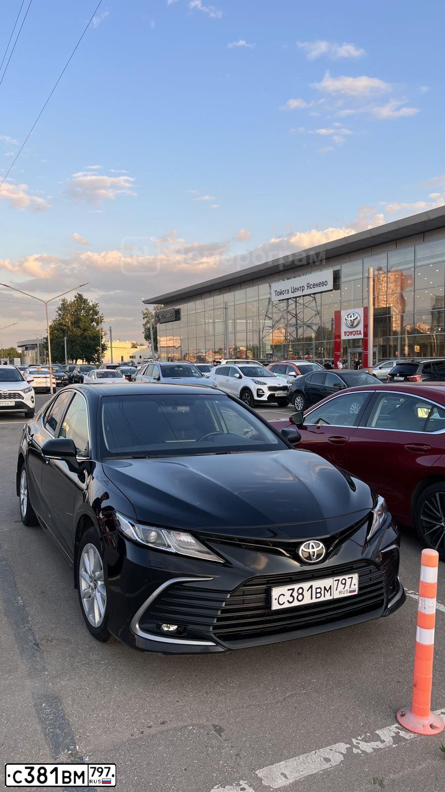 Фото автомобиля TOYOTA CAMRY, 2021 — госномер С381ВМ797. Цвет: ЧЕРНЫЙ