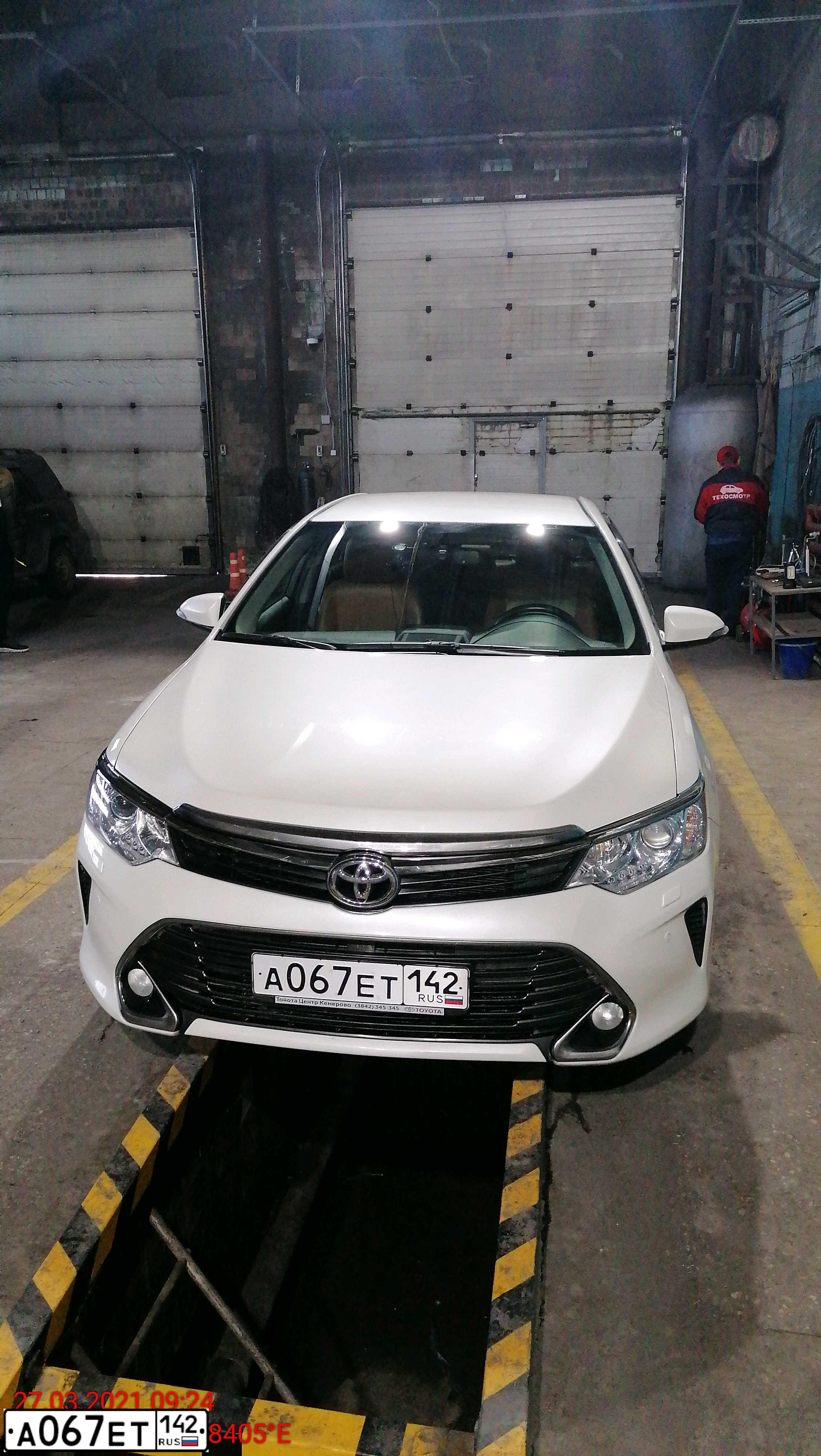Фото автомобиля TOYOTA CAMRY, 2016 — госномер Е142КО122