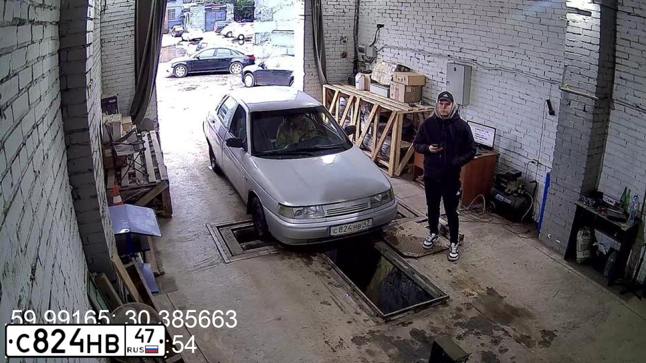 Фото автомобиля LADA 2110, 2007 — госномер С013СА198. Цвет: СЕРЕБРИСТЫЙ