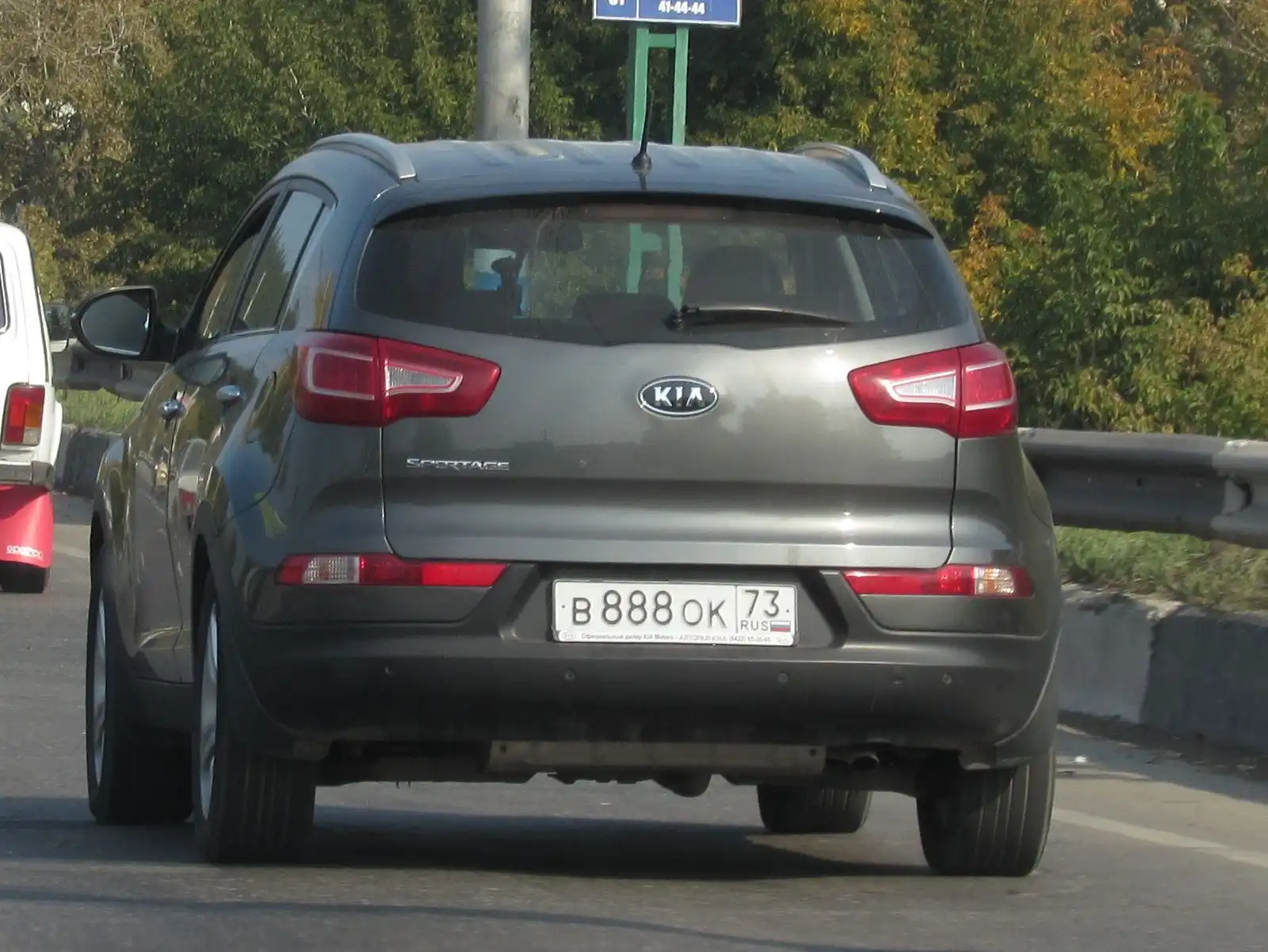 Фото автомобиля KIA SLS (SPORTAGESLSLS), 2010 — госномер В545СО09. Цвет: Серебристый