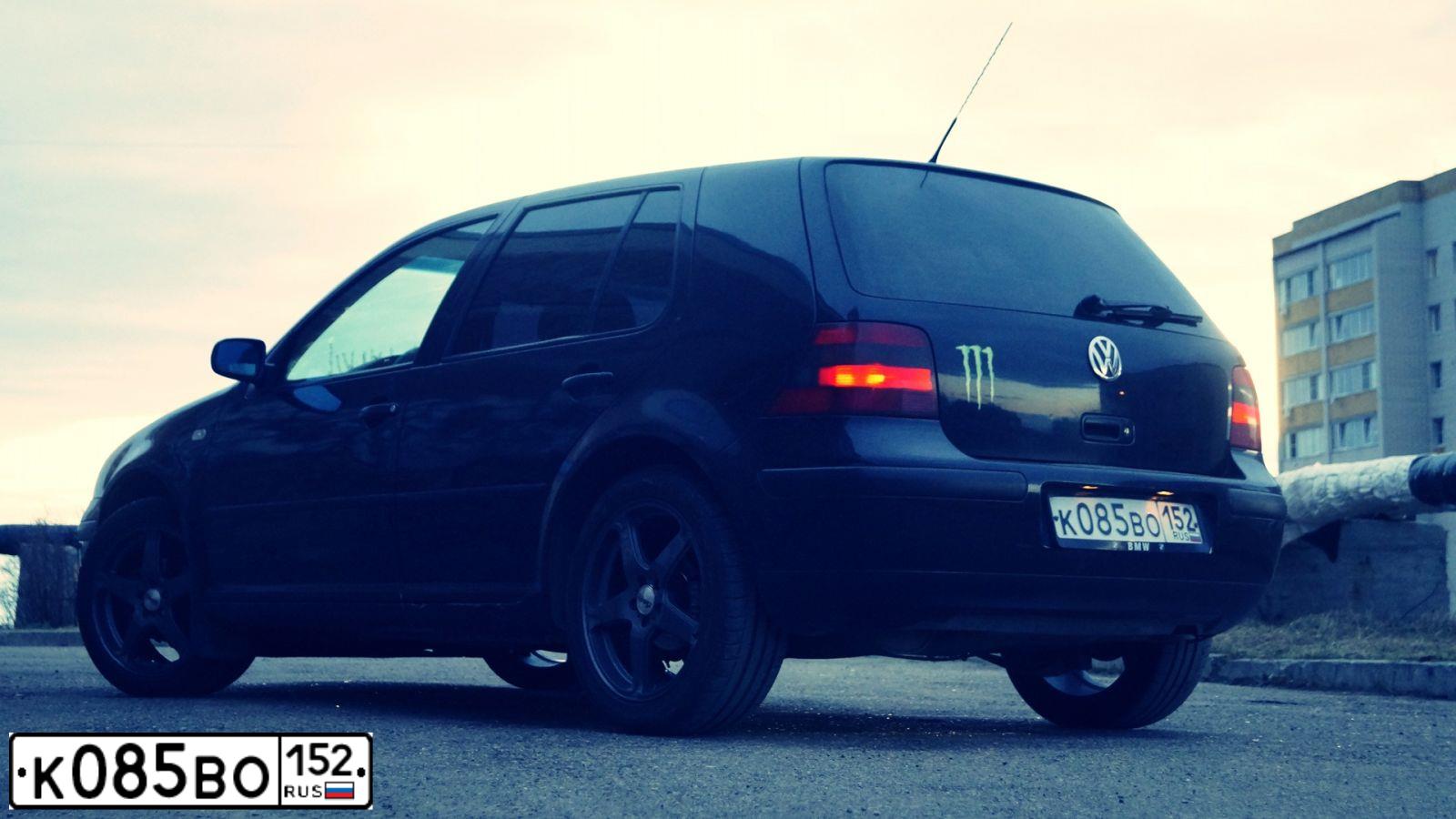 Фото автомобиля VOLKSWAGEN GOLF, 2000 — госномер У660СХ152. Цвет: ЧЕРНЫЙ