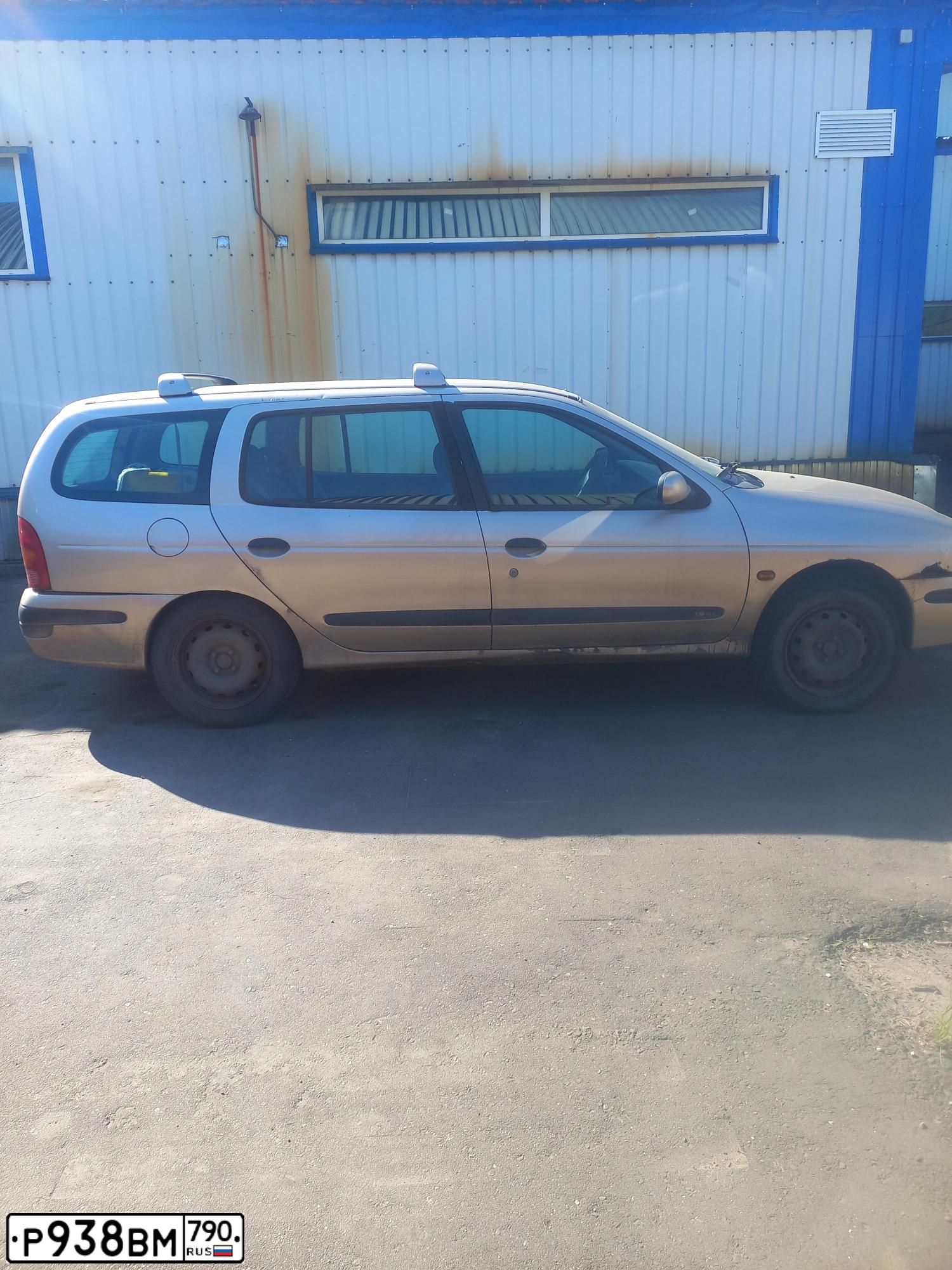 Фото автомобиля RENAULT MEGANE, 2001 — госномер Р938ВМ790