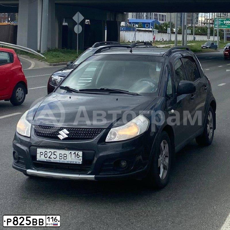 Фото автомобиля SUZUKI SX 4, 2011 — госномер Р825ВВ116. Цвет: ЧЕРНЫЙ