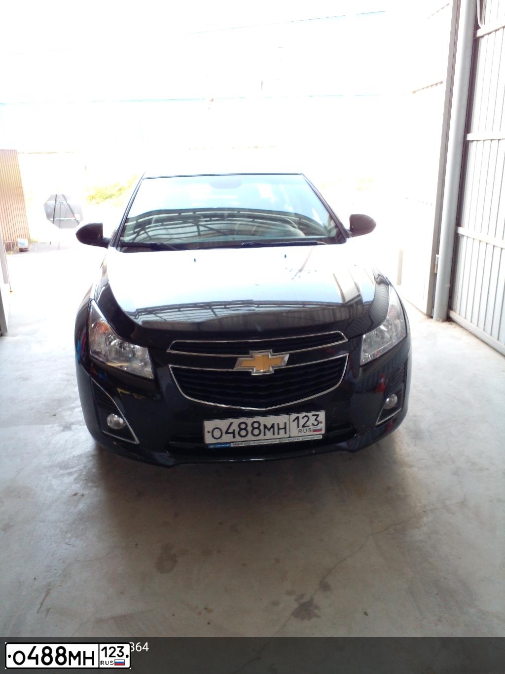 Фото автомобиля CHEVROLET CRUZE, 2013 — госномер О488МН123. Цвет: ЧЕРНЫЙ МЕТАЛЛИК
