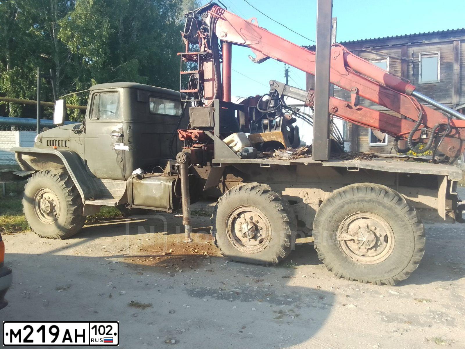 Фото автомобиля URAL 4320 /6X6/, 1989 — госномер М219АН102. Цвет: Хаки
