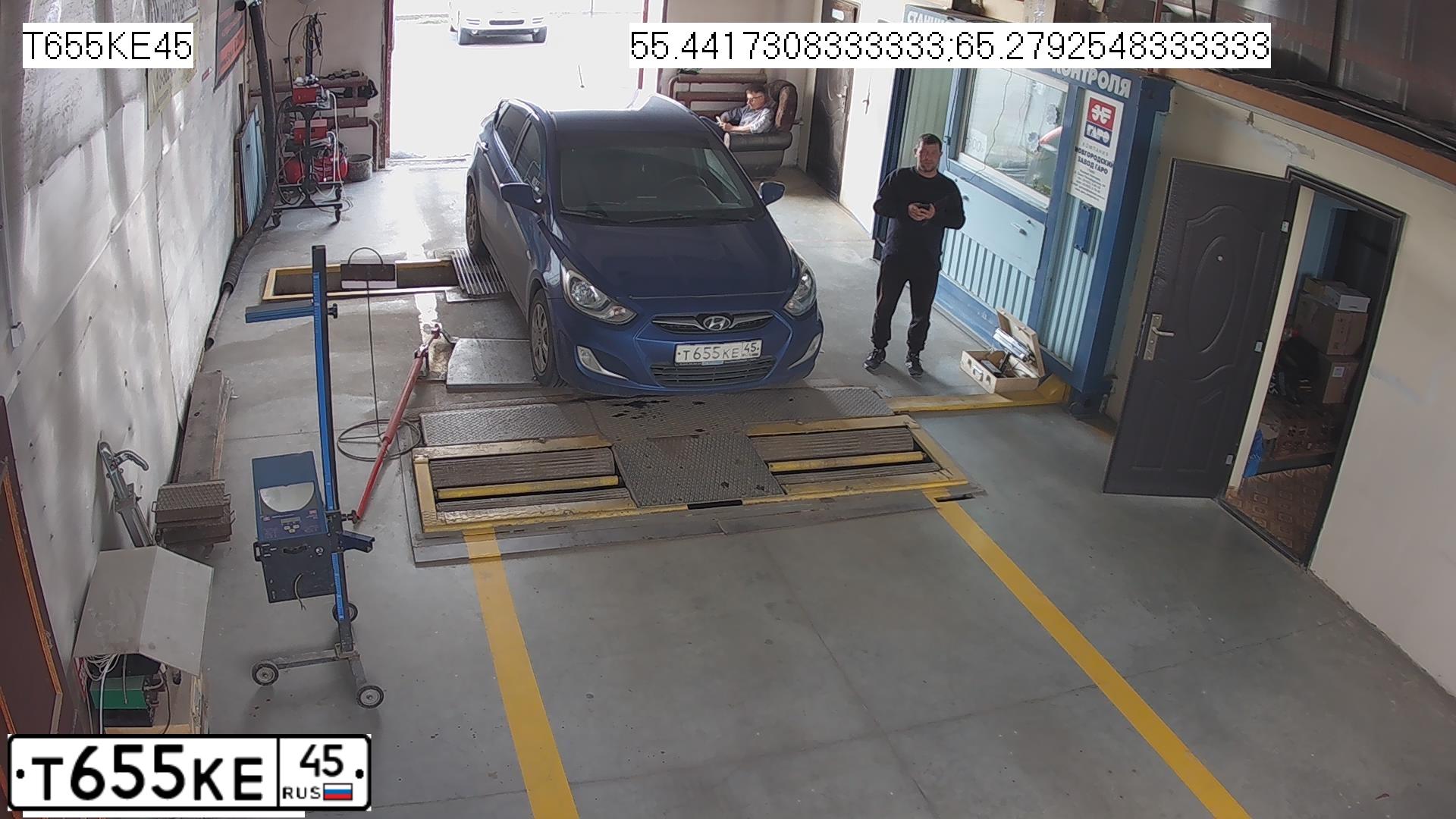 Фото автомобиля HYUNDAI SOLARIS, 2011 — госномер М532РВ702. Цвет: ТЕМНО СИНИЙ