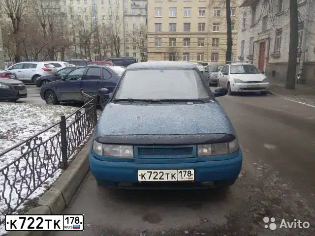 Фото автомобиля LADA 2112, 2000 — госномер Р013ОО78. Цвет: СЕРЕБРИСТЫЙ-СИНЕ-ЗЕЛЕНЫЙ