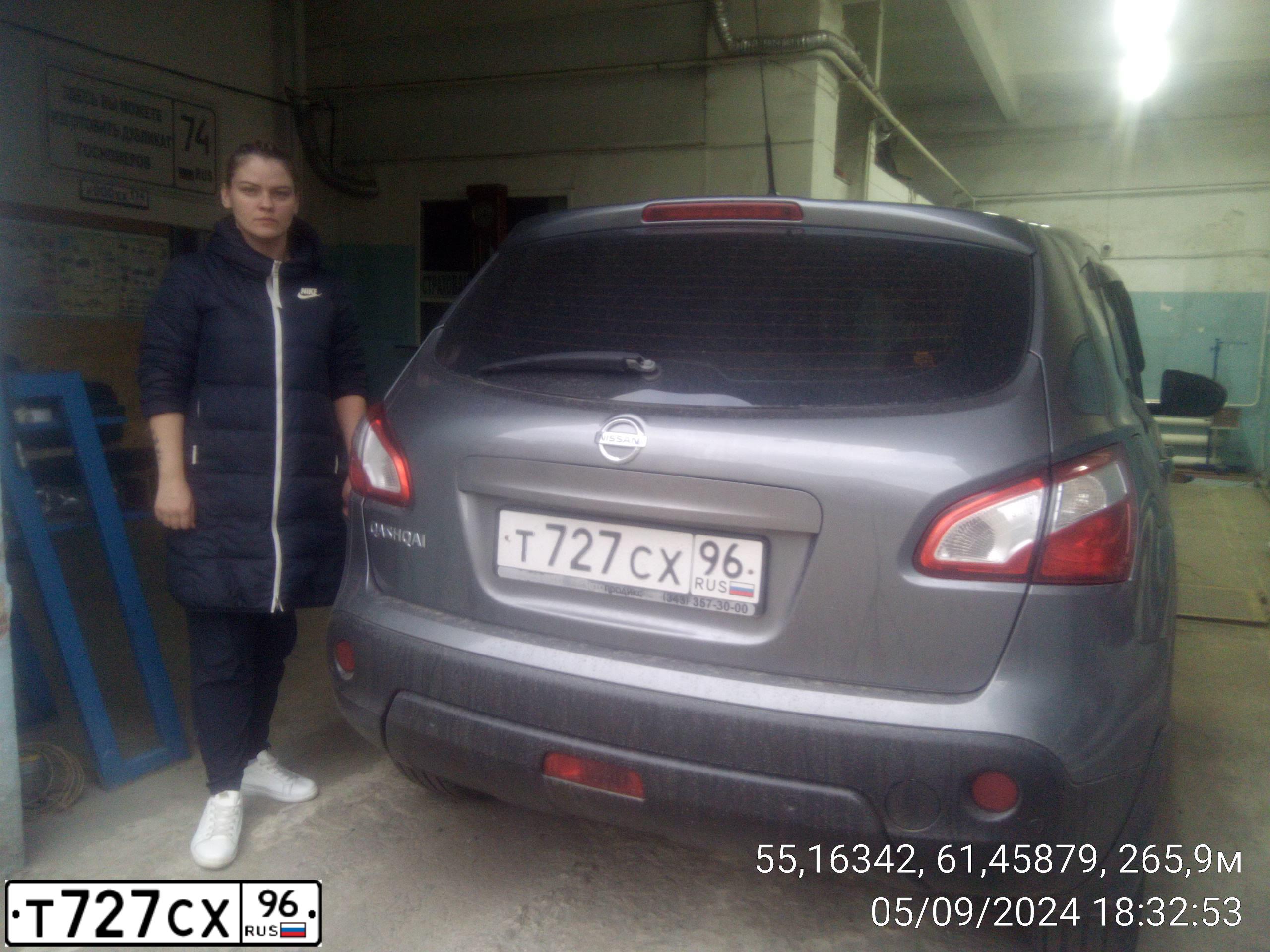 Фото автомобиля NISSAN QASHQAI, 2012 — госномер Р610ЕР774. Цвет: Серый