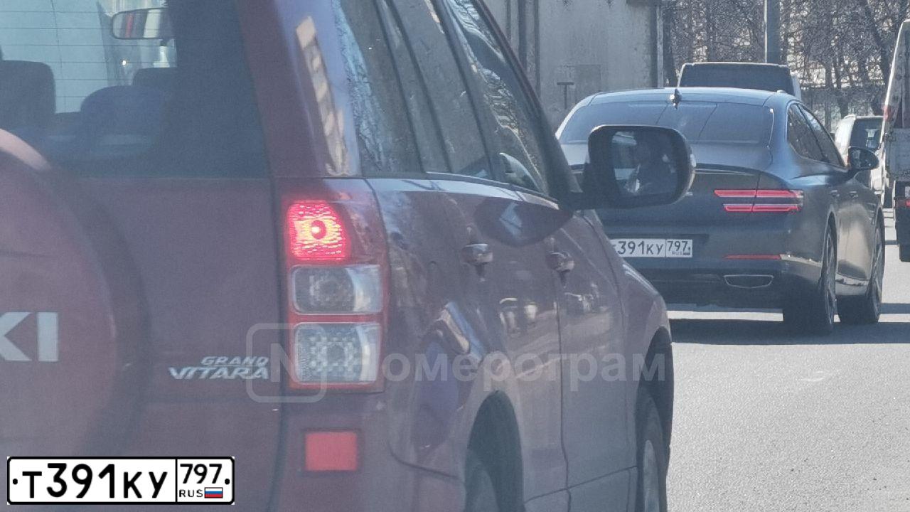 Фото автомобиля TOYOTA LANDCRUISER 200, 2016 — госномер О868УМ799. Цвет: ЧЕРНЫЙ