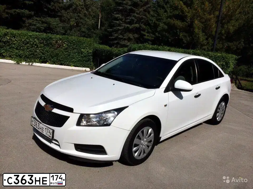 Фото автомобиля CHEVROLET CRUZE, 2011 — госномер С363НЕ174. Цвет: БЕЛЫЙ
