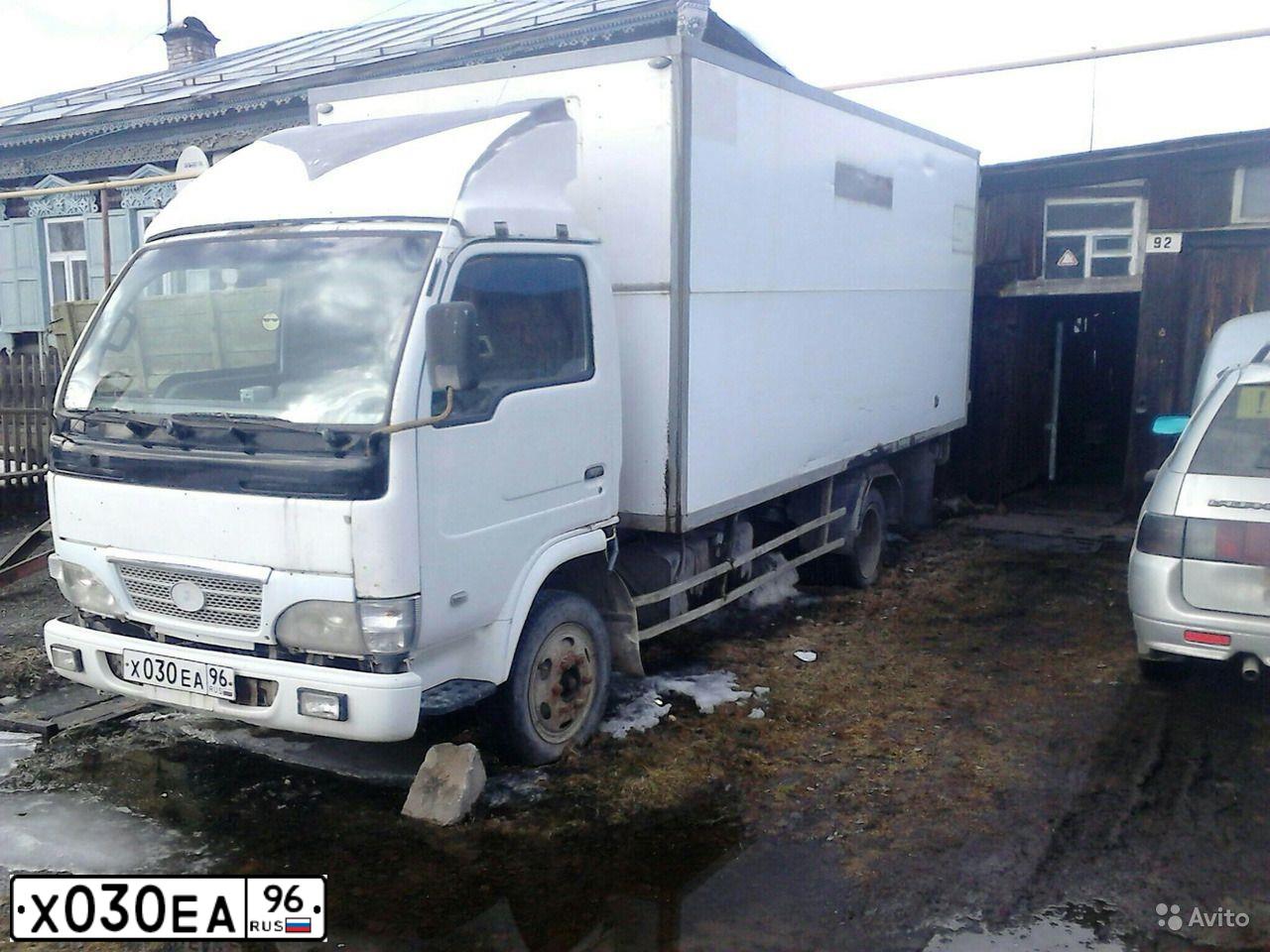 Фото автомобиля YUEJIN NJ 1041, 2007 — госномер К258ОА96. Цвет: Белый