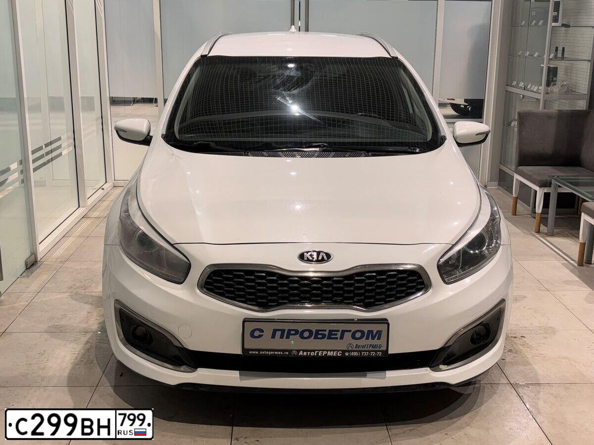Фото автомобиля KIA CEED, 2017 — госномер С099КЕ977. Цвет: Белый