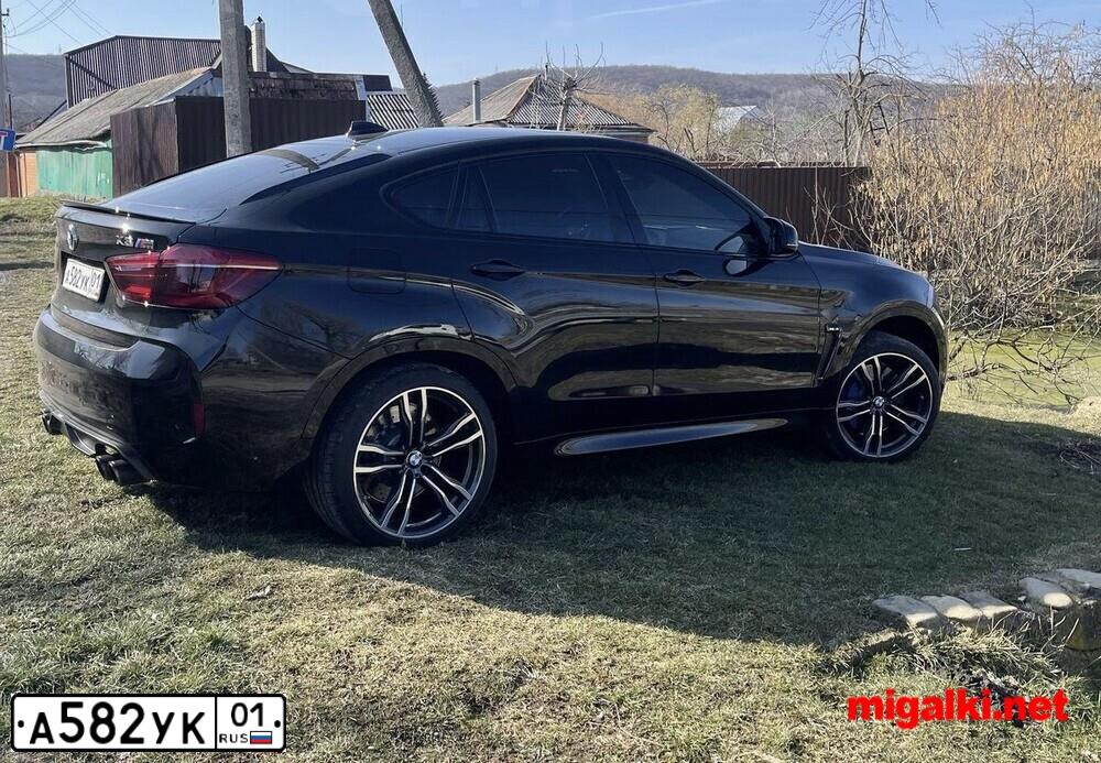 Фото автомобиля БМВ Х6М, 2019 — госномер В001ОУ72. Цвет: ЧЕРНЫЙ