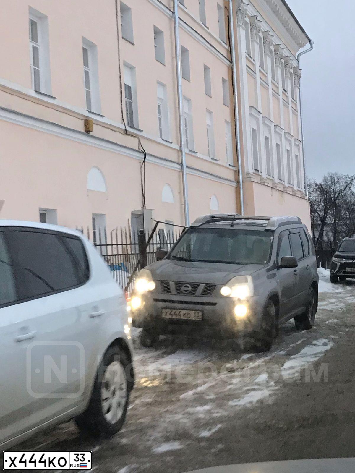 Фото автомобиля BAW W FENIX, 2007 — госномер Х444КО33. Цвет: ЖЕЛТЫЙ