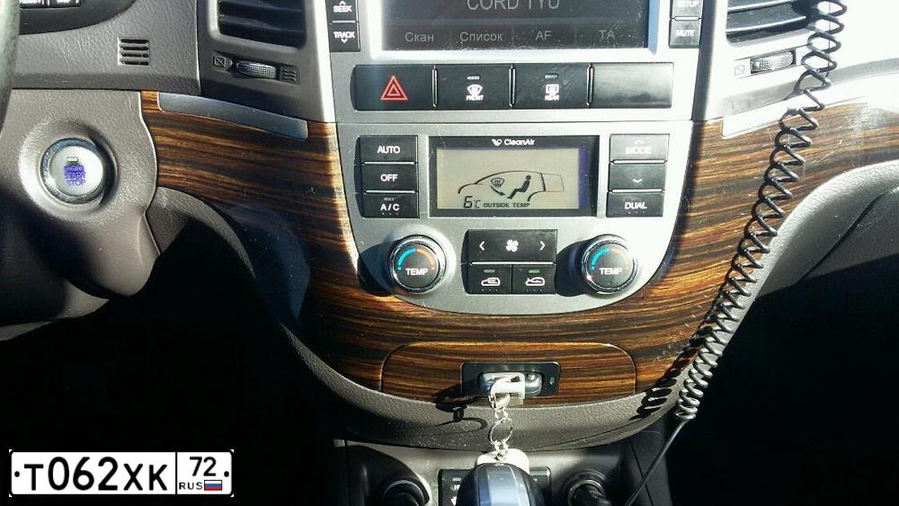 Фото автомобиля HYUNDAI SANTA FE, 2011 — госномер О039ОА72. Цвет: СЕРЫЙ