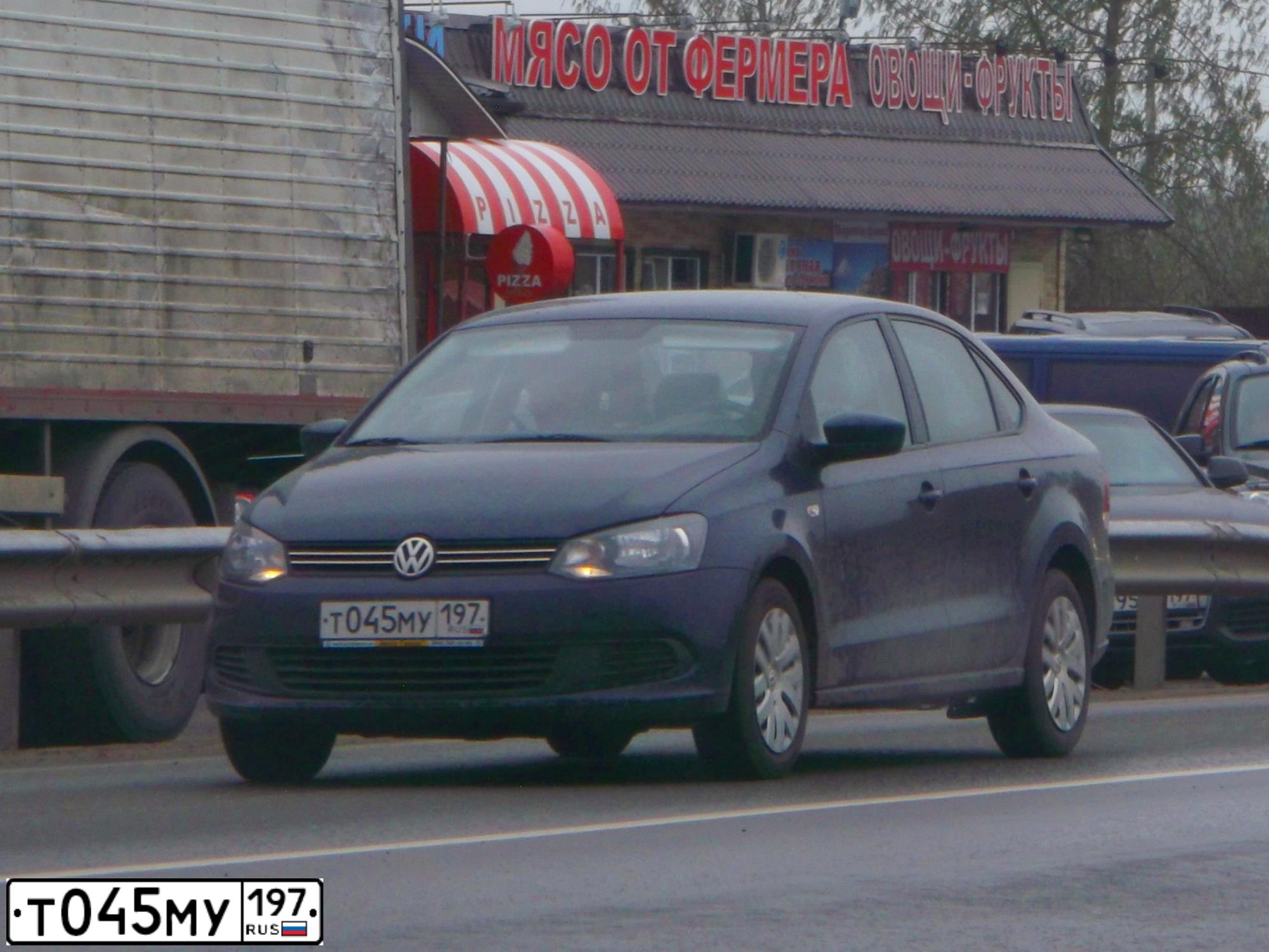 Фото автомобиля VOLKSWAGEN POLO, 2011 — госномер Т045МУ197. Цвет: СИНИЙ