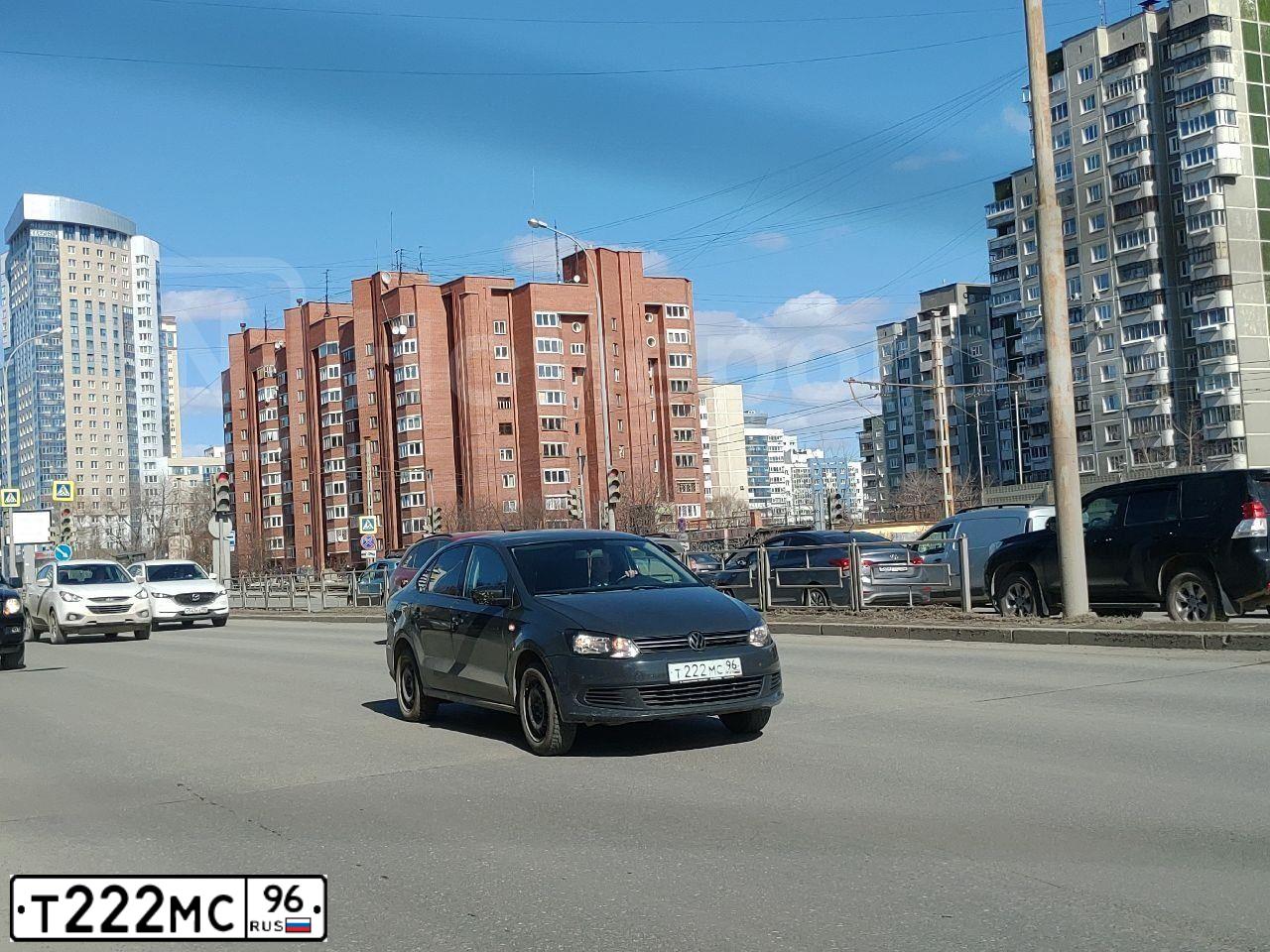 Фото автомобиля VOLKSWAGEN POLO, 2011 — госномер Т222МС96. Цвет: СЕРЫЙ