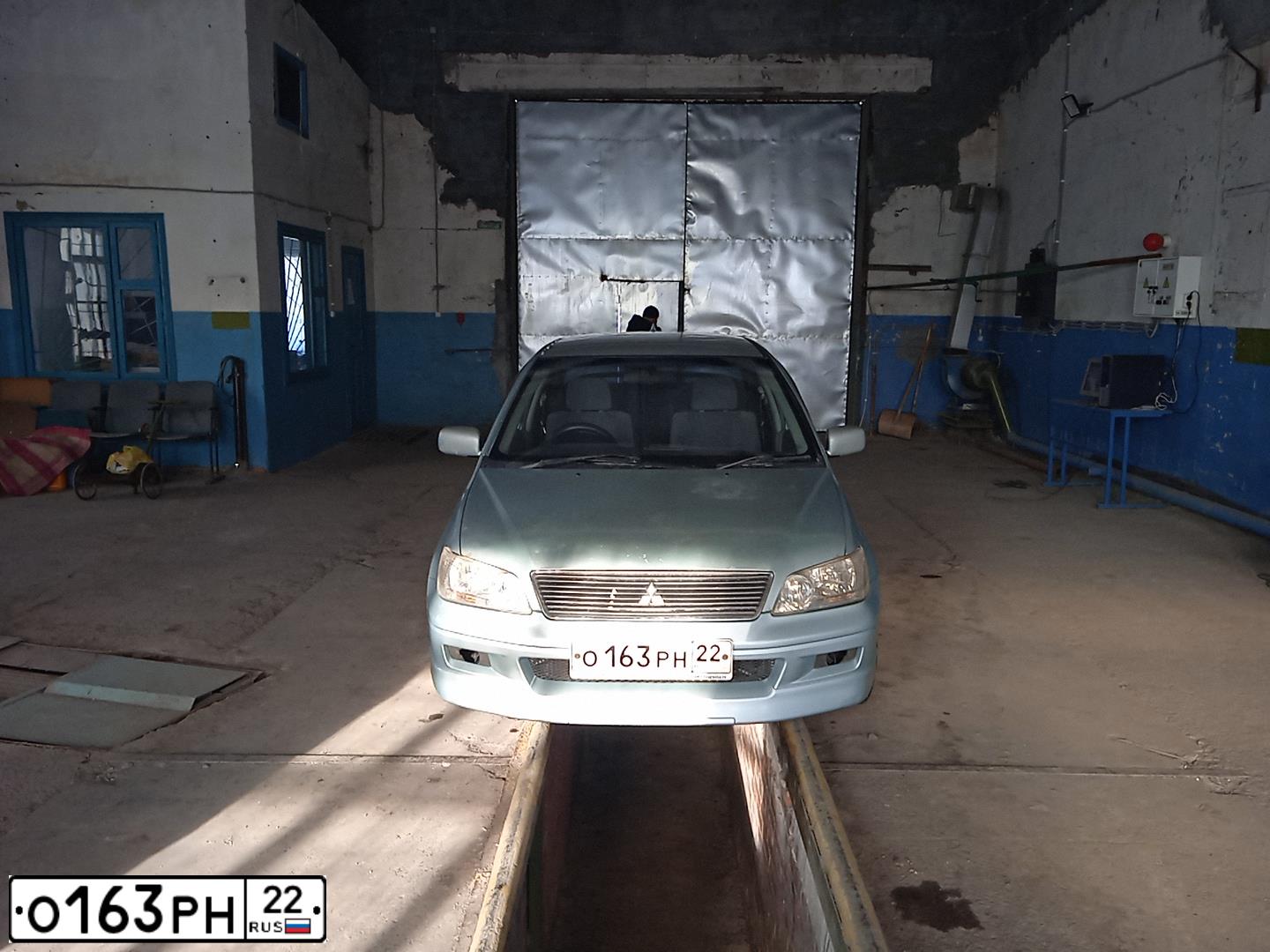 Фото автомобиля MITSUBISHI LANCER, 2000 — госномер М466ЕА154