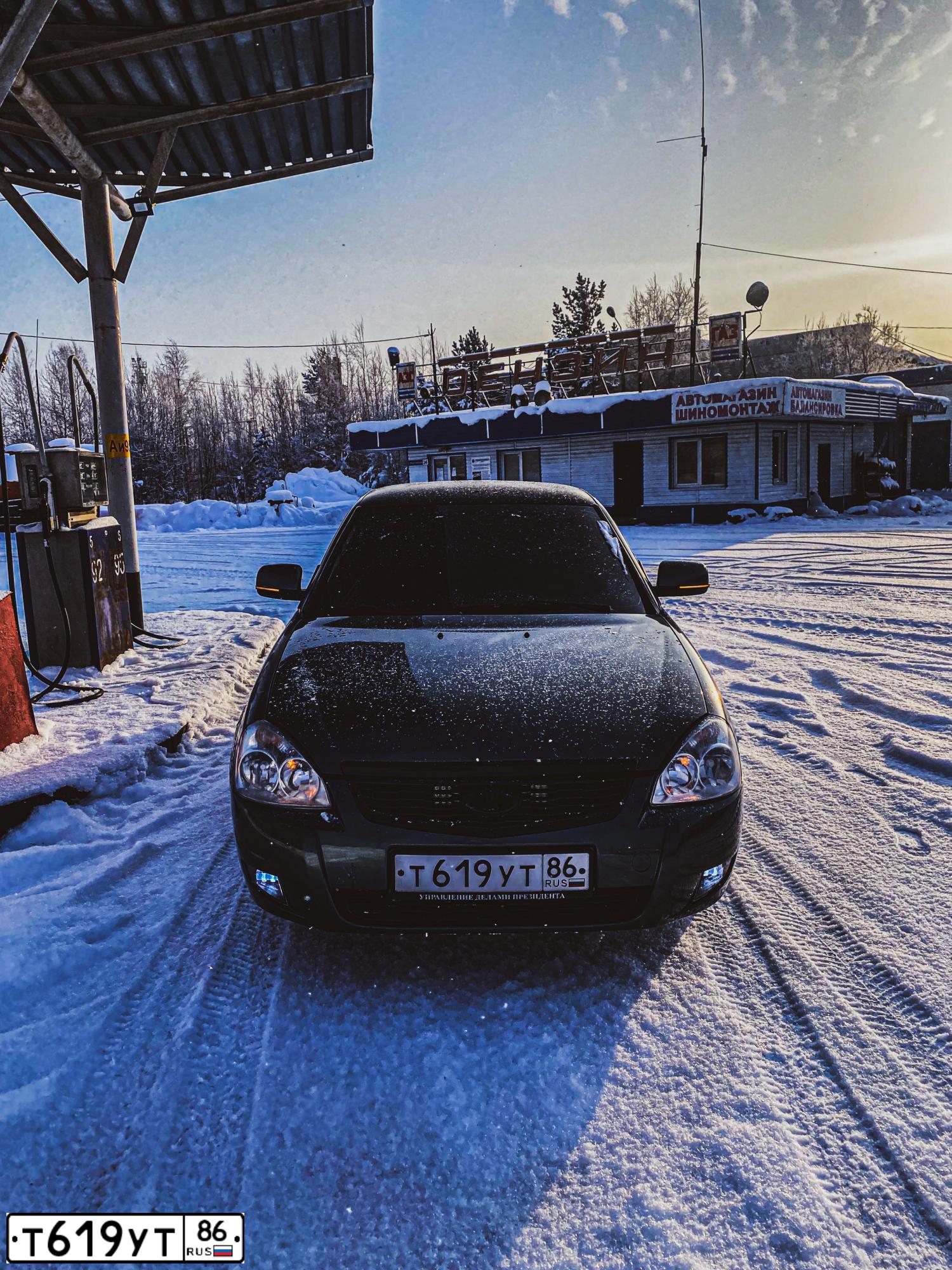 Фото автомобиля LADA 2172 PRIORA, 2011 — госномер Т619УТ86. Цвет: СЕРО-СИНЕ-ЗЕЛЕНЫЙ