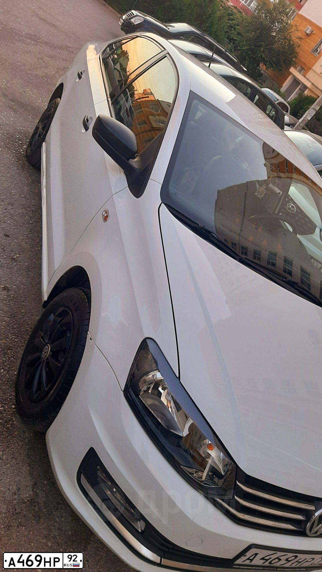 Фото автомобиля VOLKSWAGEN POLO, 2016 — госномер А469НР92. Цвет: Белый