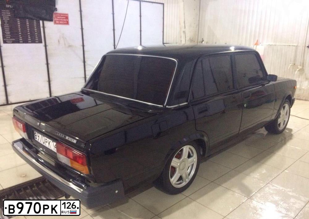 Фото автомобиля LADA 2107 LADA, 2010 — госномер В970РК126. Цвет: СИНЕ-ЧЕРНЫЙ