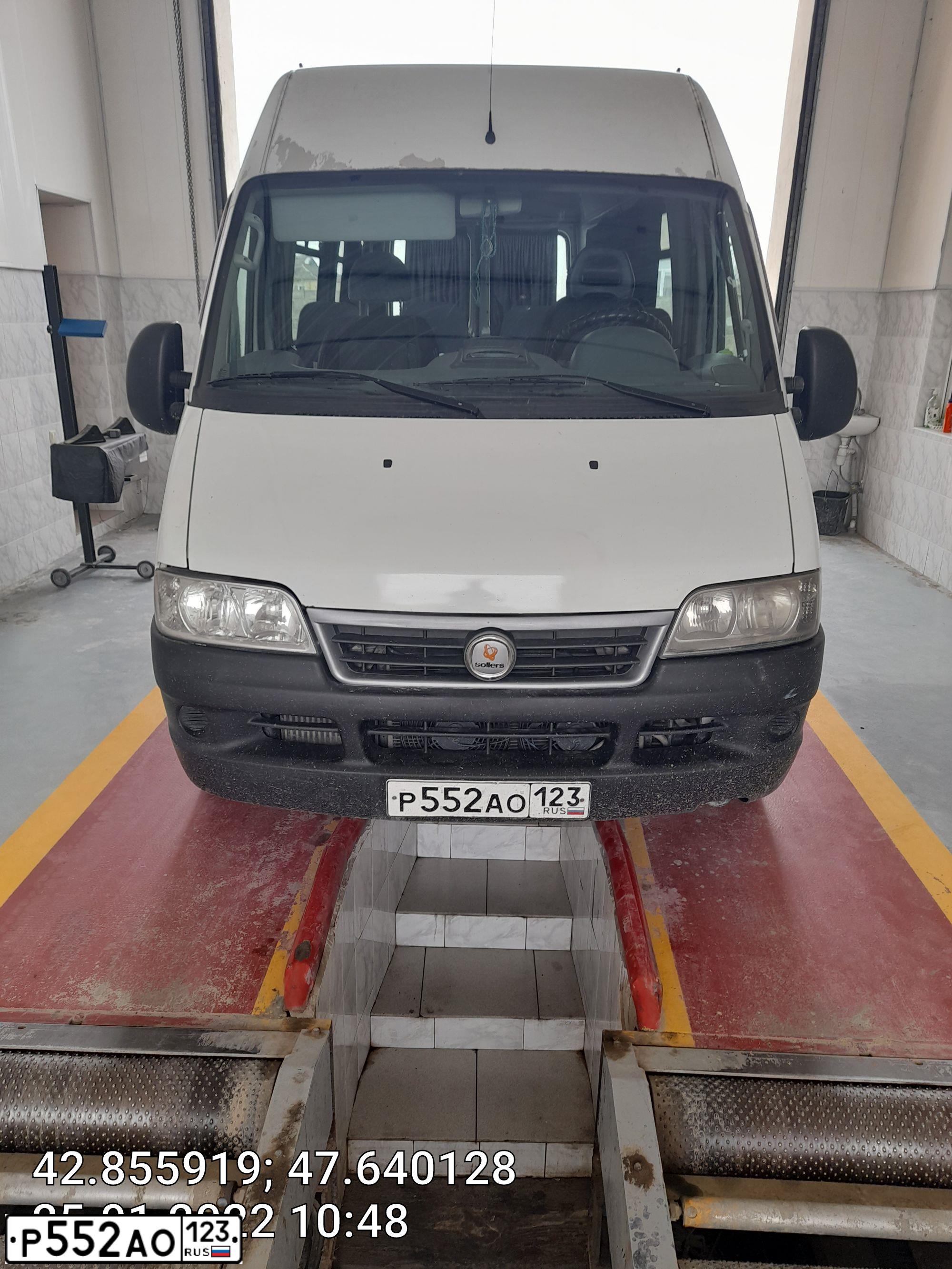 Фото автомобиля FIAT DUCATO, 2011 — госномер Р552АО123. Цвет: Белый
