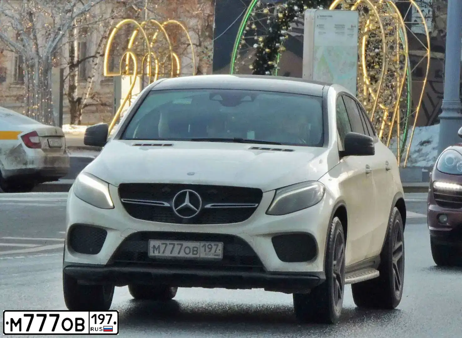 Фото автомобиля MERCEDES GLE-KLASSE, 2020 — госномер В395УН37. Цвет: Белый