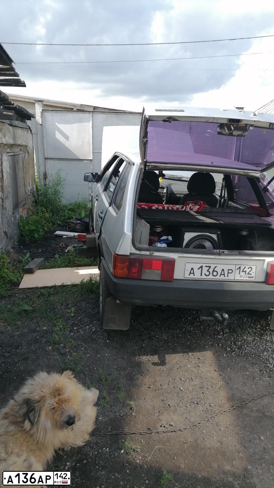 Фото автомобиля LADA 2109 SAMARA, 2002 — госномер А136АР142. Цвет: Светло-Серебристый металлик