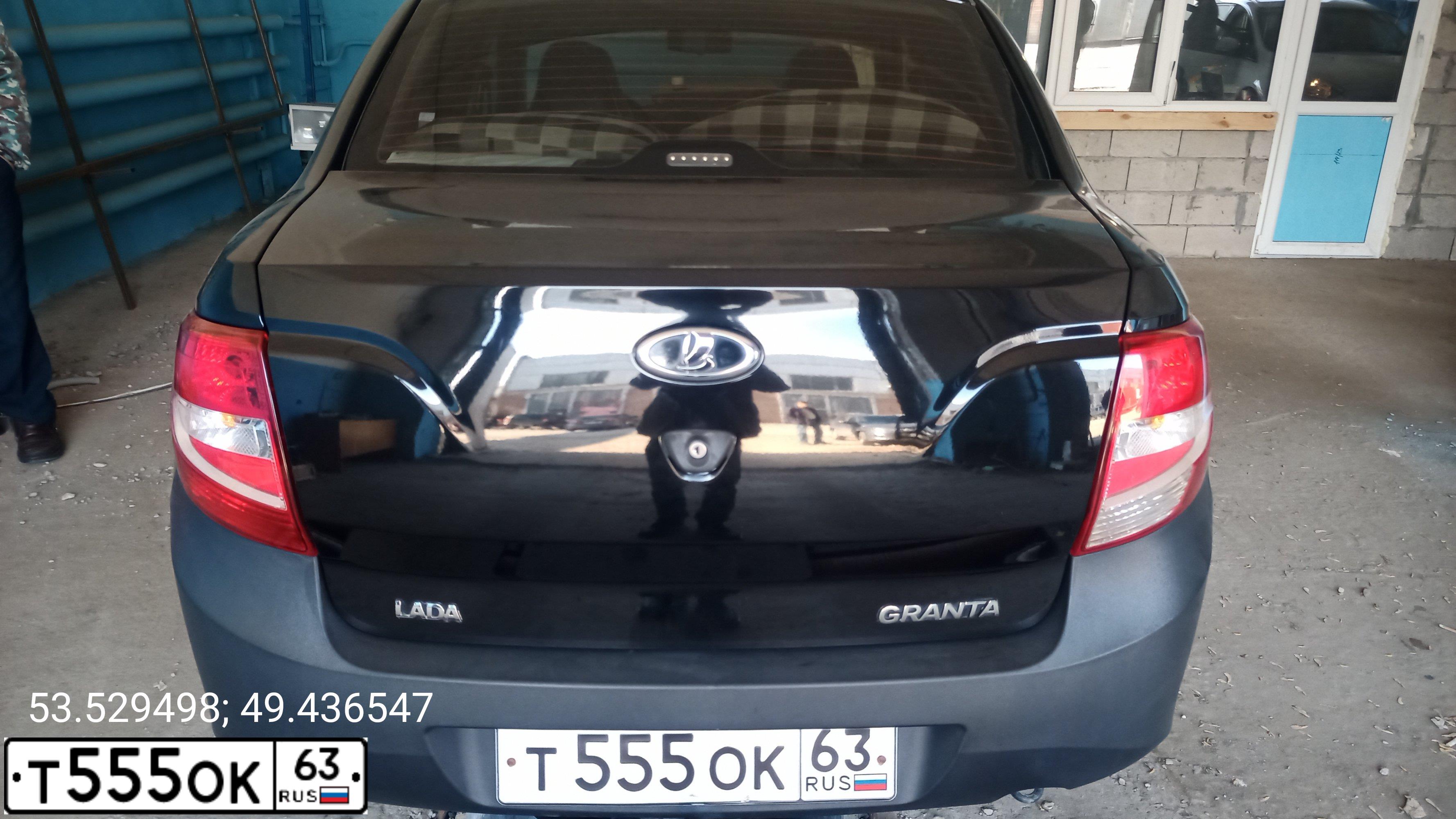 Фото автомобиля LADA 2190 GRANTA, 2013 — госномер Т555ОК63. Цвет: ЧЕРНЫЙ
