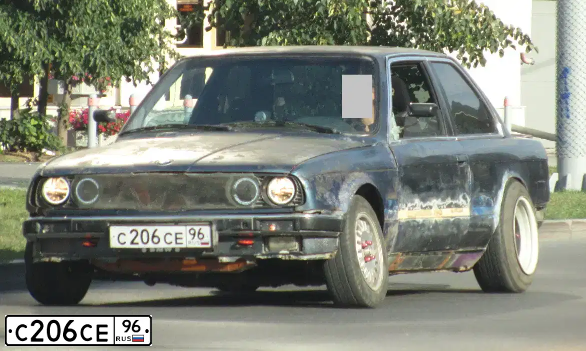 Фото автомобиля BMW SERIE 3, 1985 — госномер С206СЕ96. Цвет: СЕРЫЙ