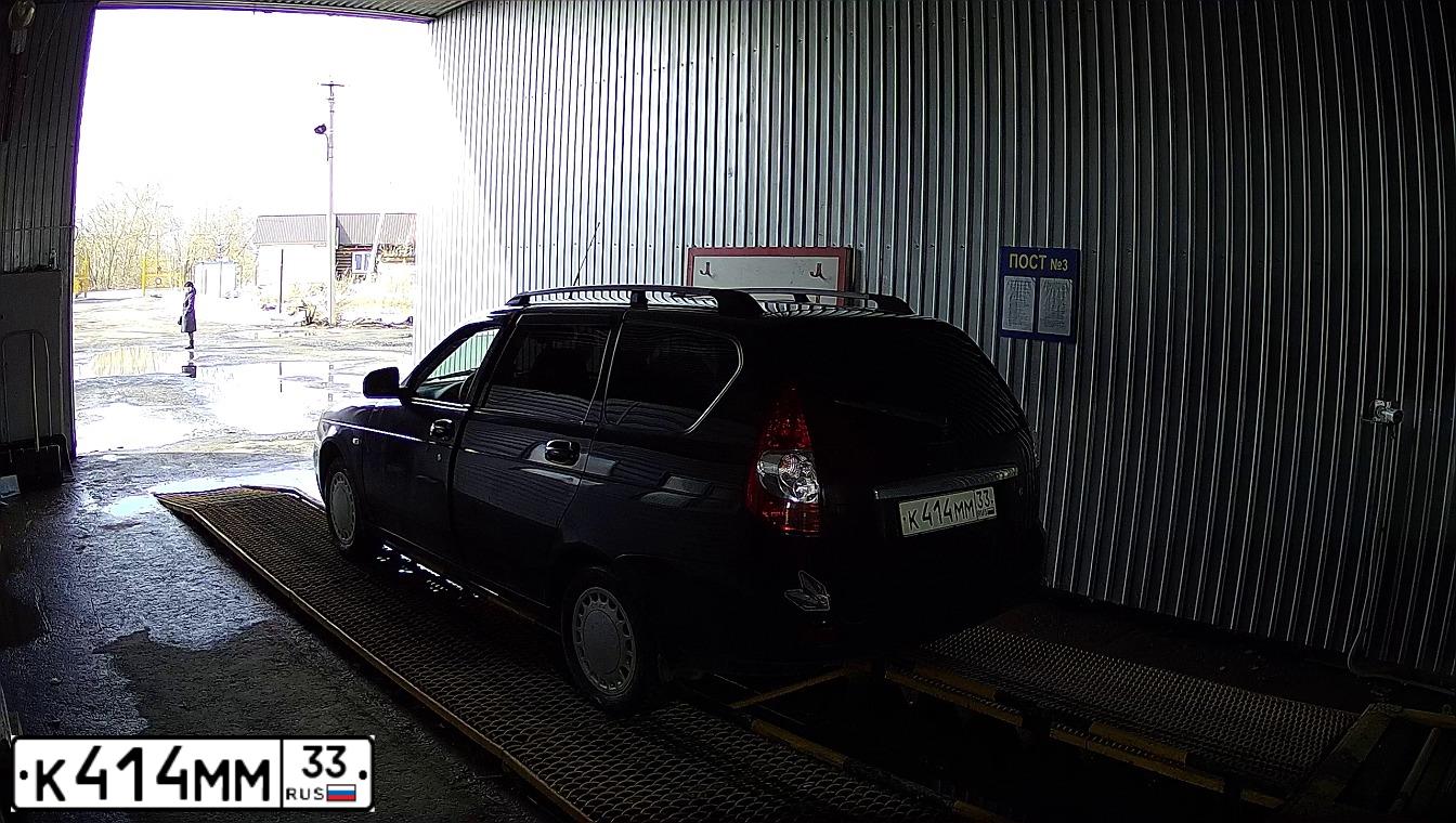 Фото автомобиля LADA 2171 PRIORA, 2011 — госномер К414ММ33. Цвет: ЧЕРНЫЙ