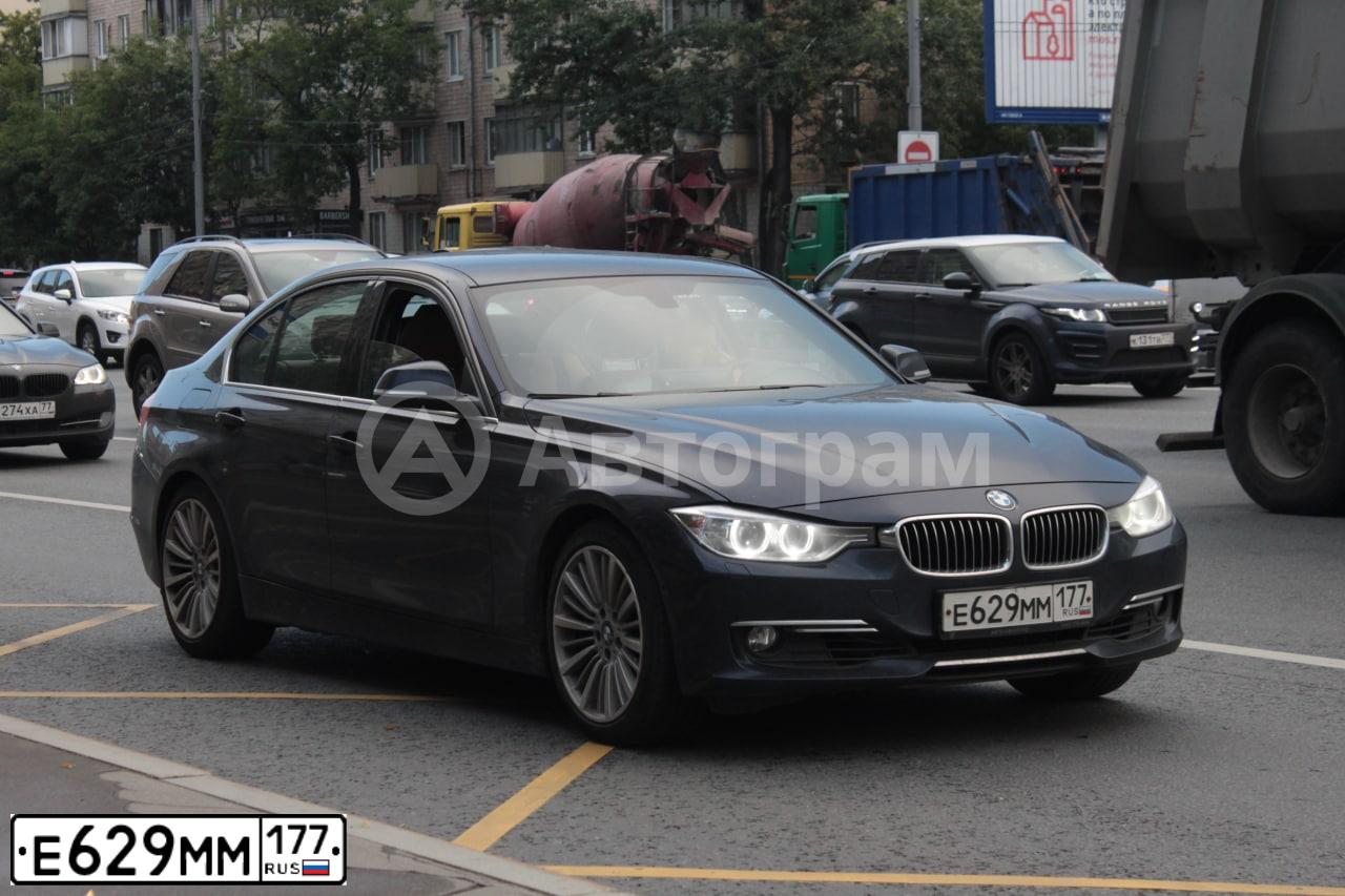 Фото автомобиля BMW 328I, 2012 — госномер Х073ТХ790. Цвет: Темно-синий