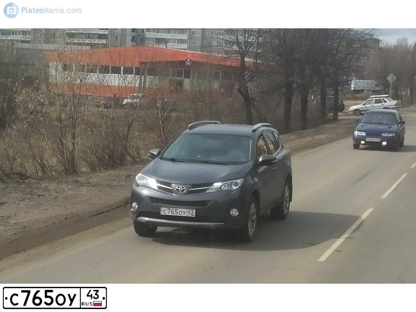Фото автомобиля TOYOTA RAV4, 2015 — госномер С765ОУ43. Цвет: СЕРЫЙ