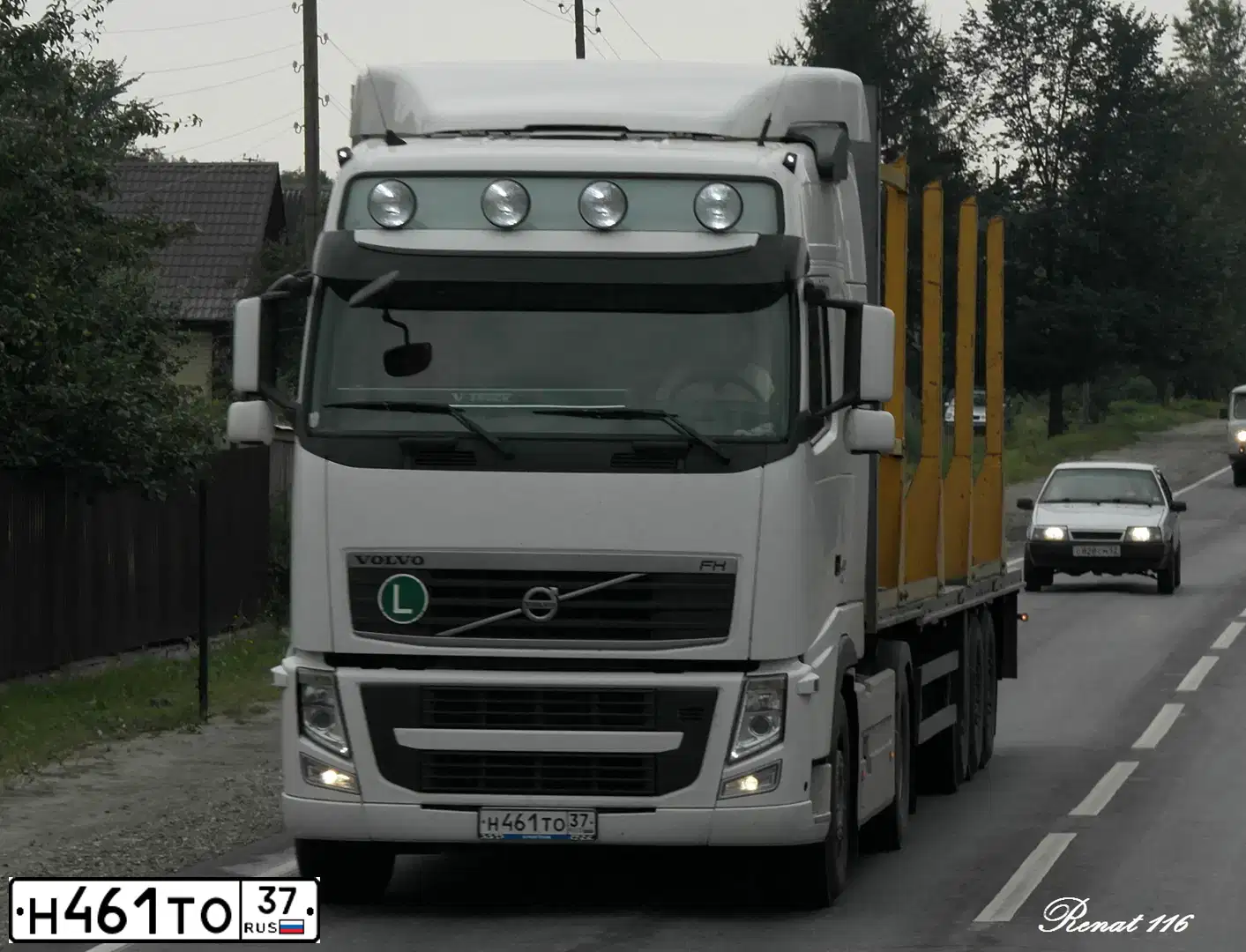 Фото автомобиля VOLVO SERIE FH /4X2/, 2010 — госномер Н461ТО37. Цвет: БЕЛЫЙ