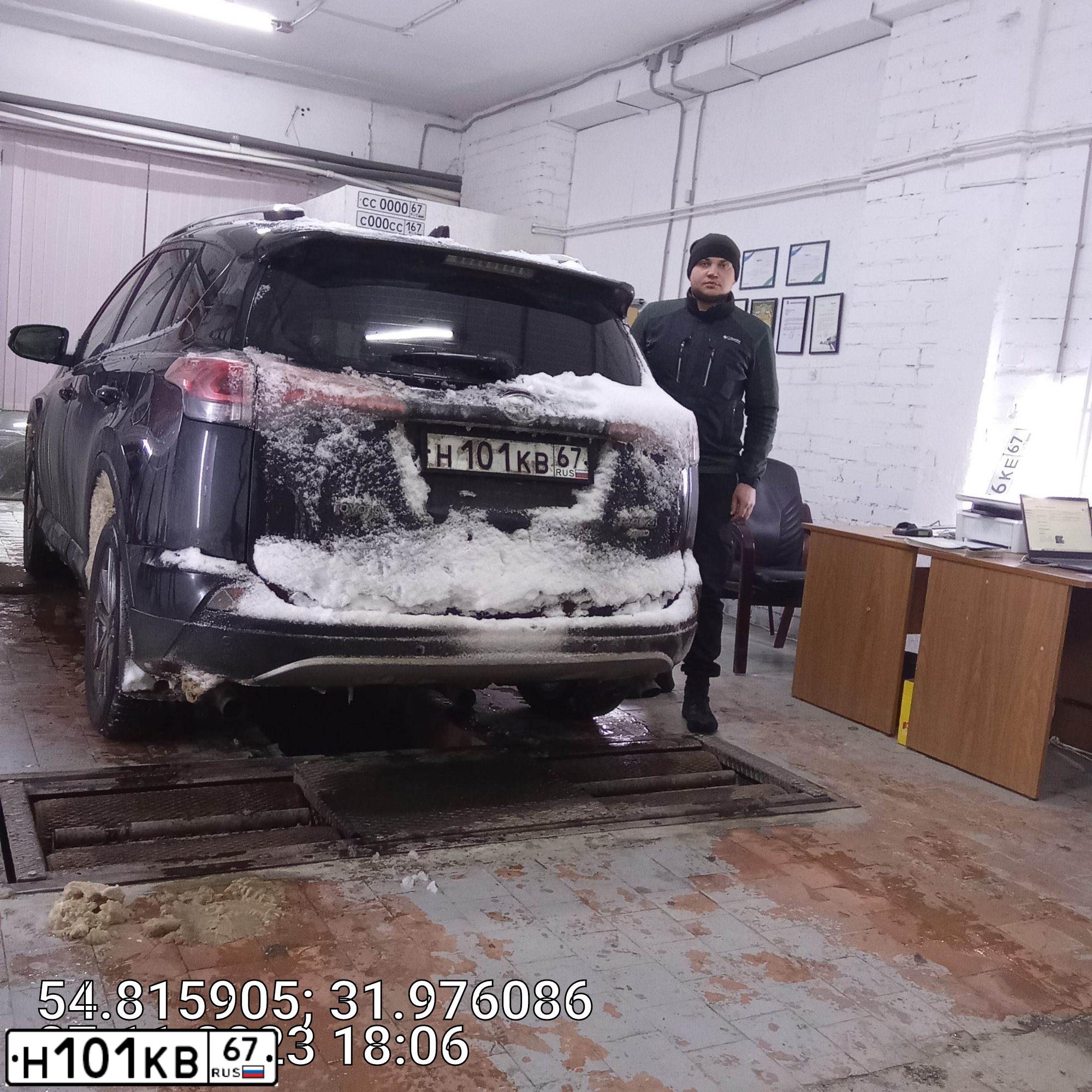 Фото автомобиля TOYOTA RAV4, 2016 — госномер Н101КВ67. Цвет: ЧЕРНЫЙ