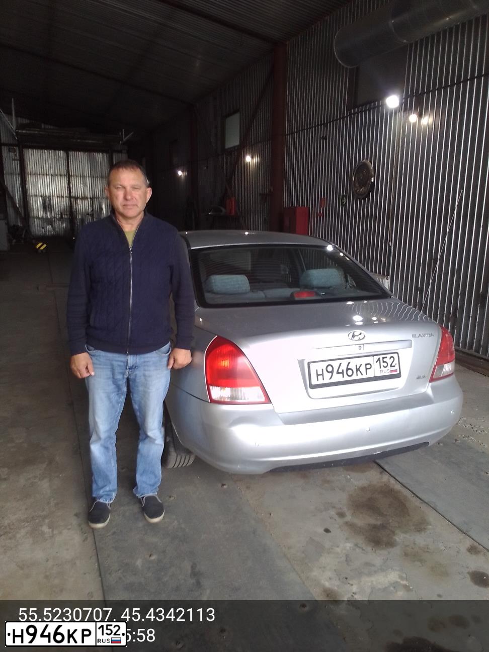 Фото автомобиля HYUNDAI ELANTRA, 2001 — госномер Т070ВО52. Цвет: СВЕТЛО-СЕРЫЙ