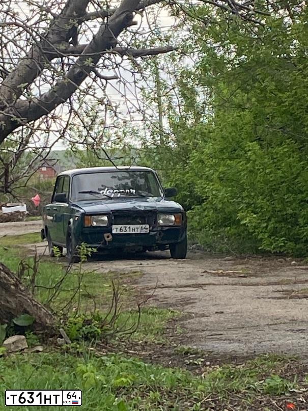 Фото автомобиля LADA 2107 LADA, 2004 — госномер Т631НТ64. Цвет: Сине-зеленый