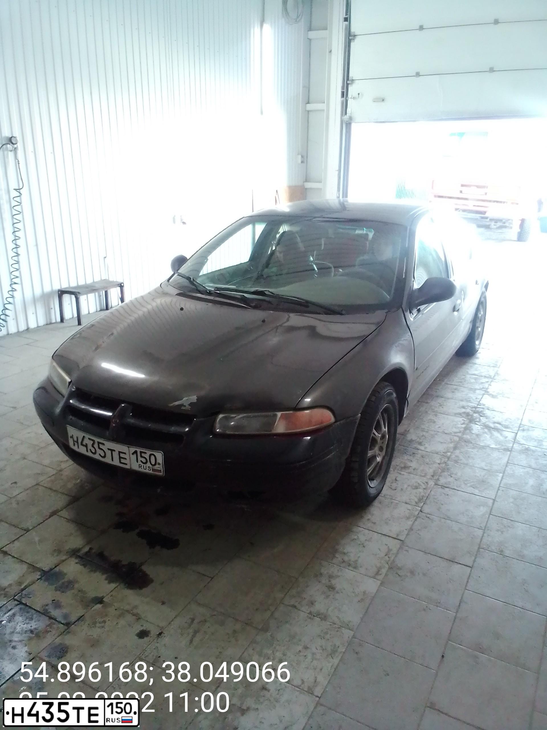 Фото автомобиля DODGE STRATUS, 2000 — госномер Н435ТЕ150. Цвет: Коричневый