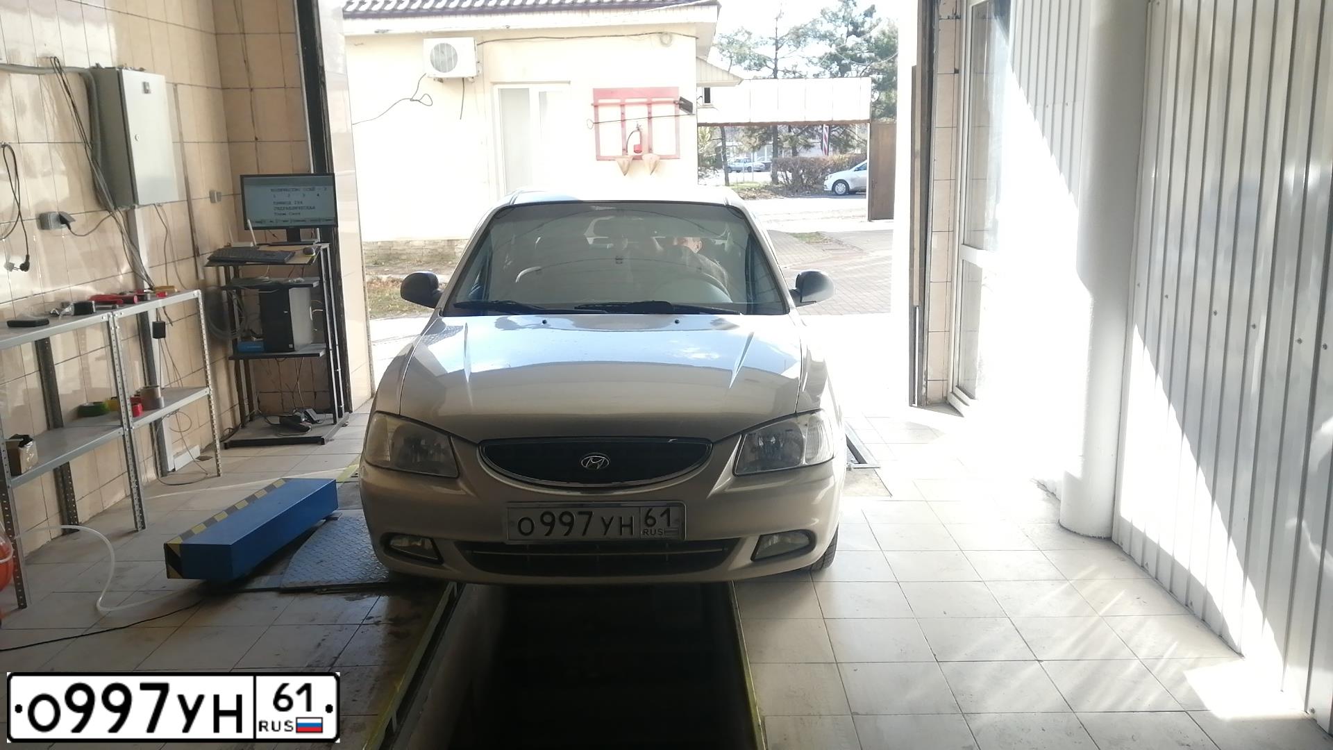 Фото автомобиля TAGAZ ACCENT, 2004 — госномер О997УН61. Цвет: БЕЖЕВЫЙ