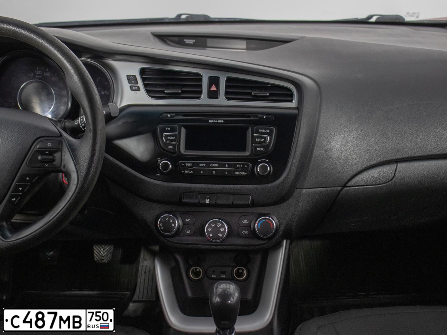 Фото автомобиля KIA CEE'D, 2014 — госномер С487МВ750. Цвет: КРАСНЫЙ