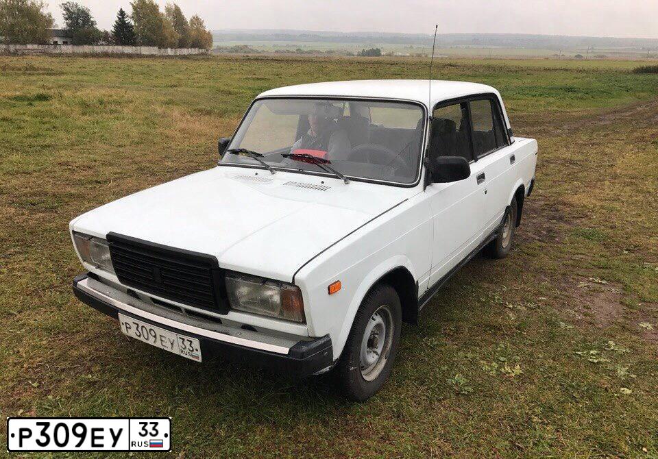 Фото автомобиля LADA 2107, 2004 — госномер Р309ЕУ33. Цвет: ЯРКО-БЕЛЫЙ