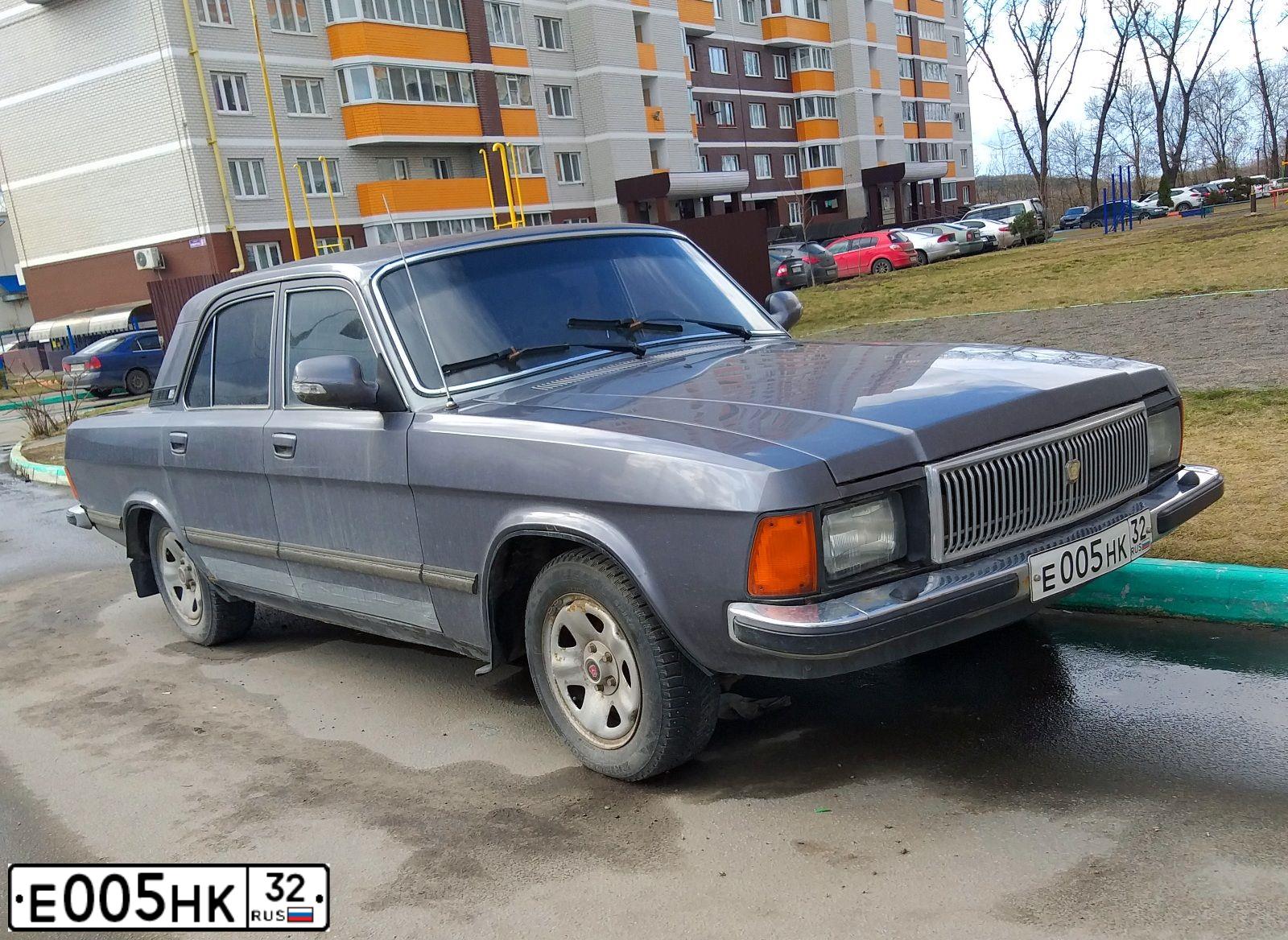 Фото автомобиля VOLKSWAGEN TRANSPORTER, 2006 — госномер У017УР71. Цвет: Белый