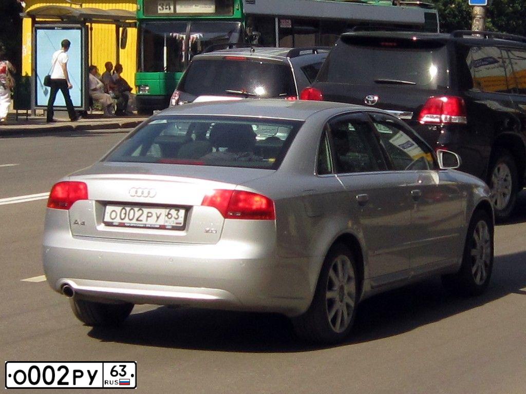 Фото автомобиля AUDI A4, 2007 — госномер О002РУ63. Цвет: СЕРЕБРИСТЫЙ