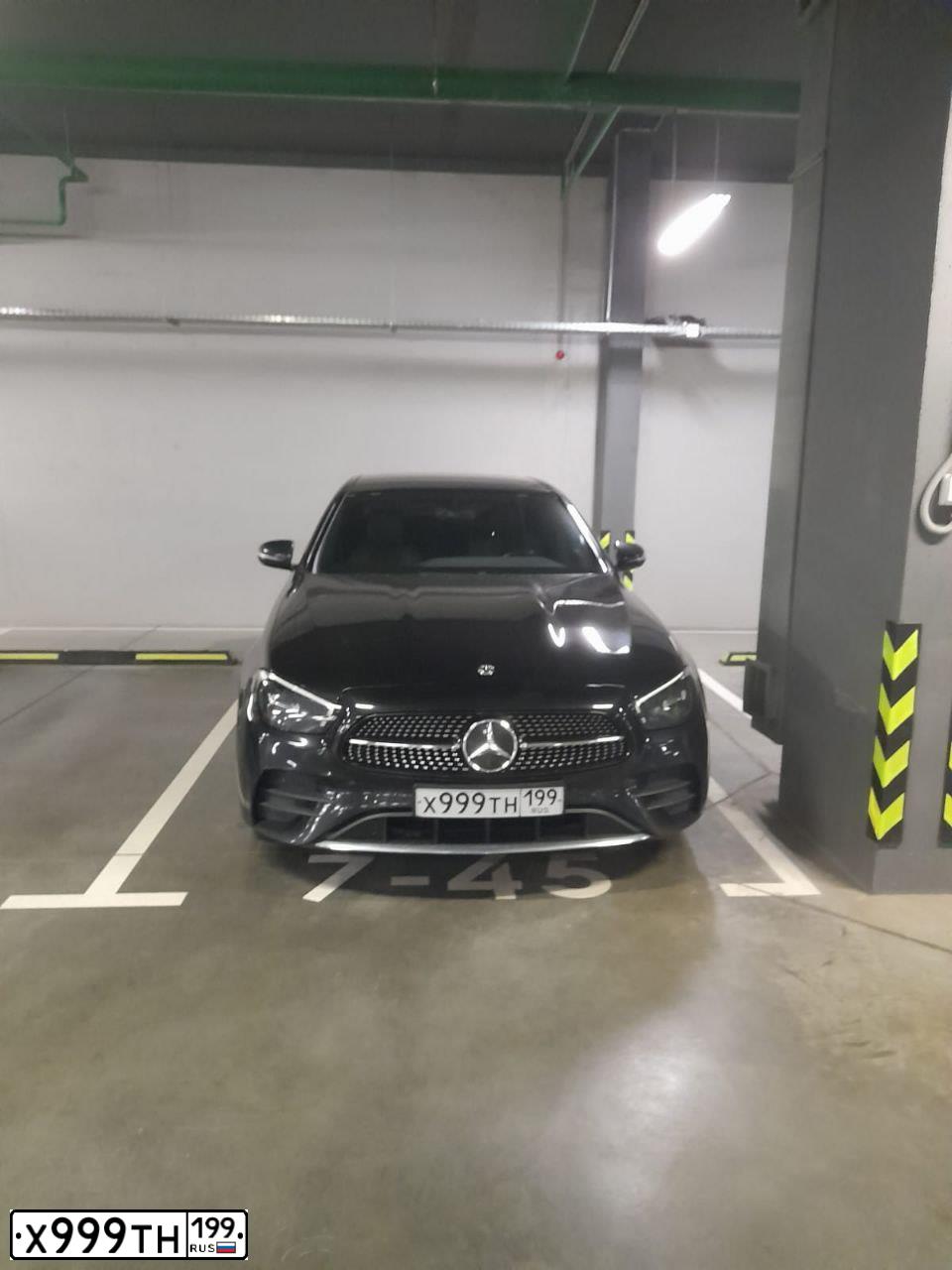 Фото автомобиля MERCEDES E-KLASSE, 2020 — госномер В272АТ550. Цвет: ЧЕРНЫЙ